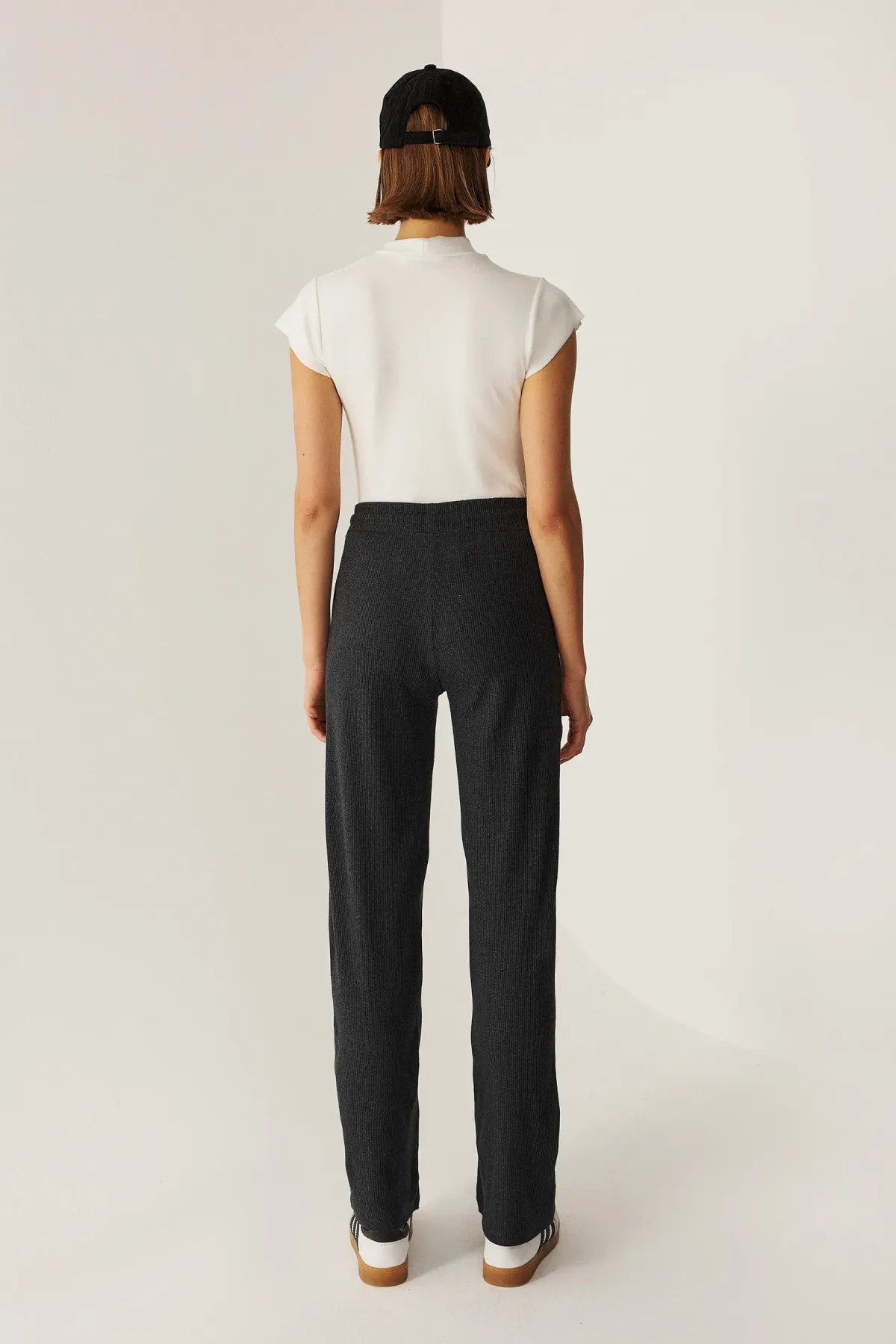 Elastic Waist Straight Leg Pants 4
