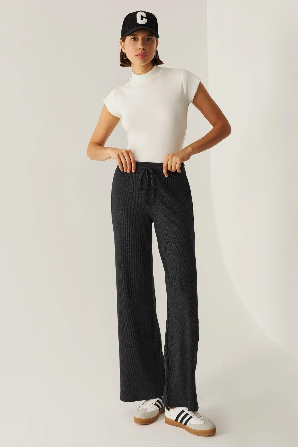 Elastic Waist Straight Leg Pants 1