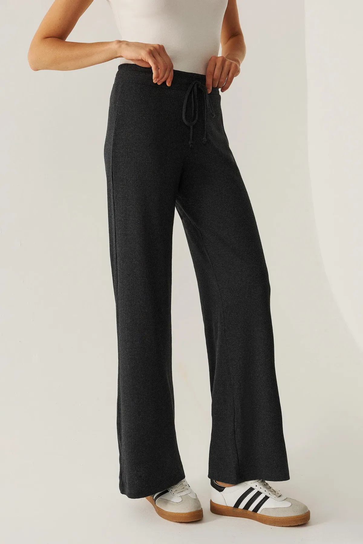 Elastic Waist Straight Leg Pants 3