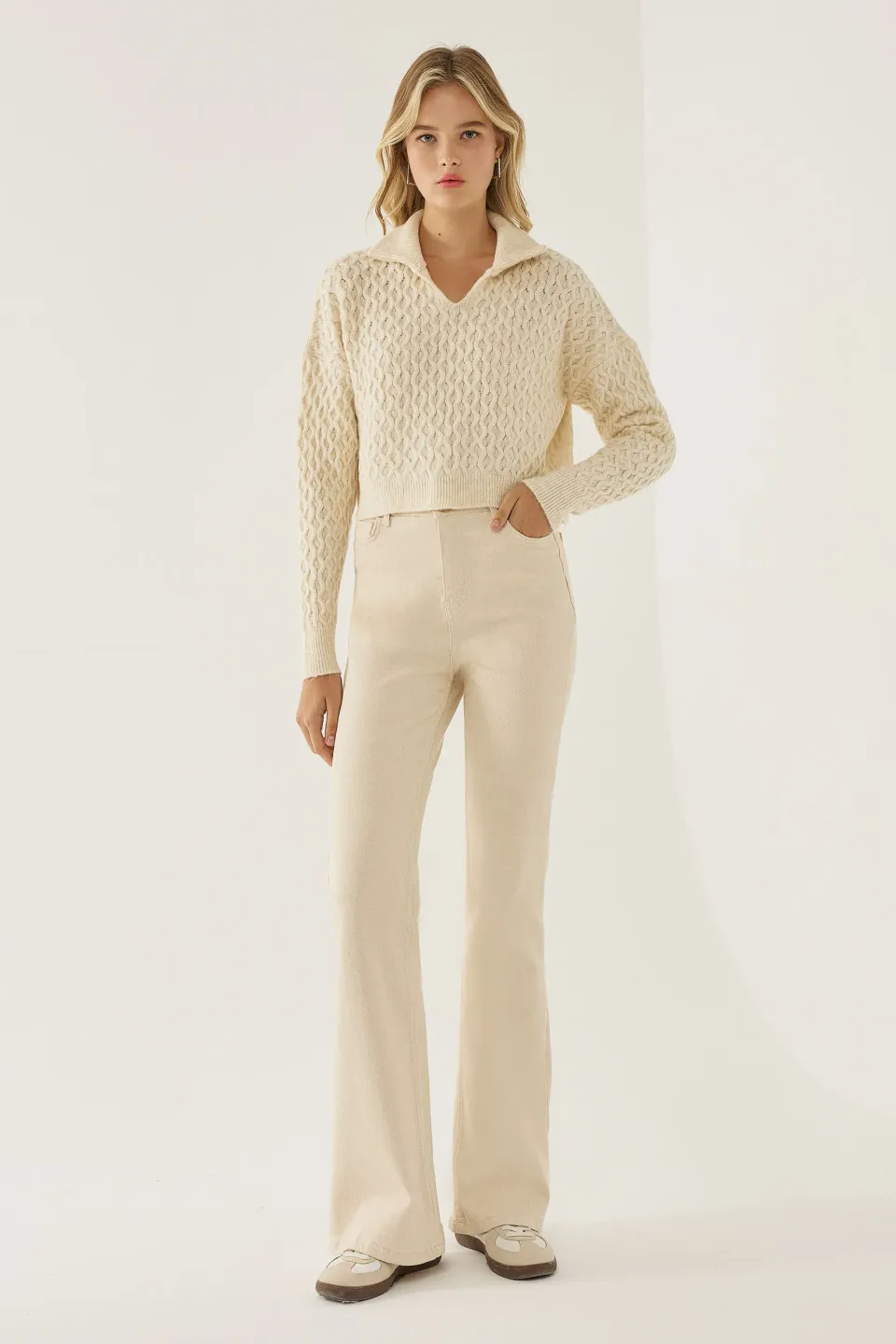 Textured Knitted Sweater with Shirt Collar