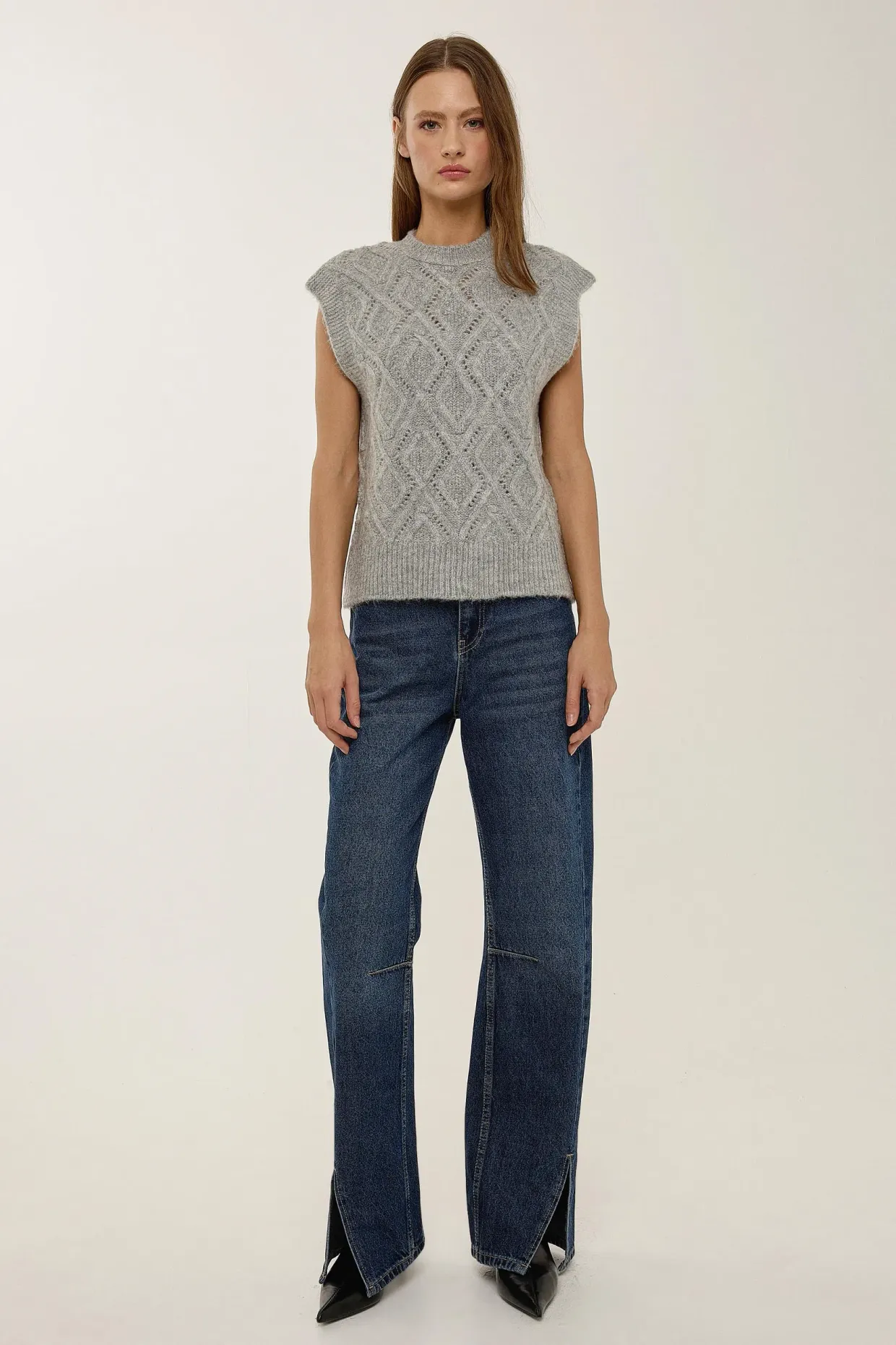 Fitted Knit Sweater Vest 2