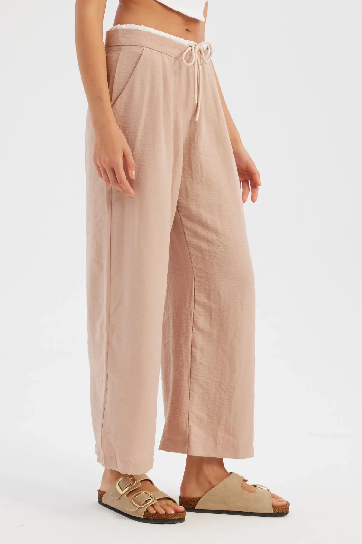 Düşük Bel Şeritli Geniş Paça Pantolon 2