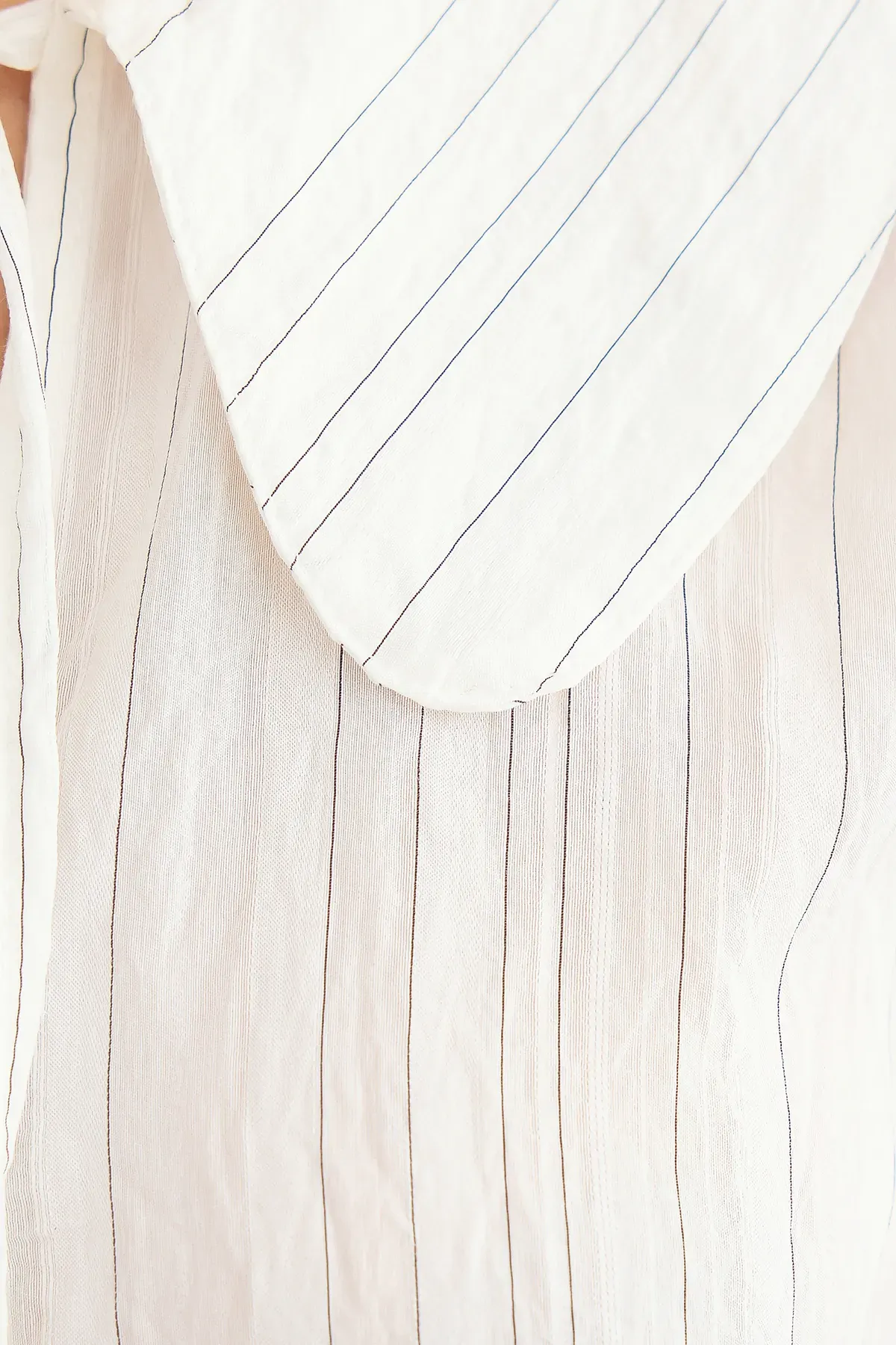 Tie-Front Cropped Blouse 5