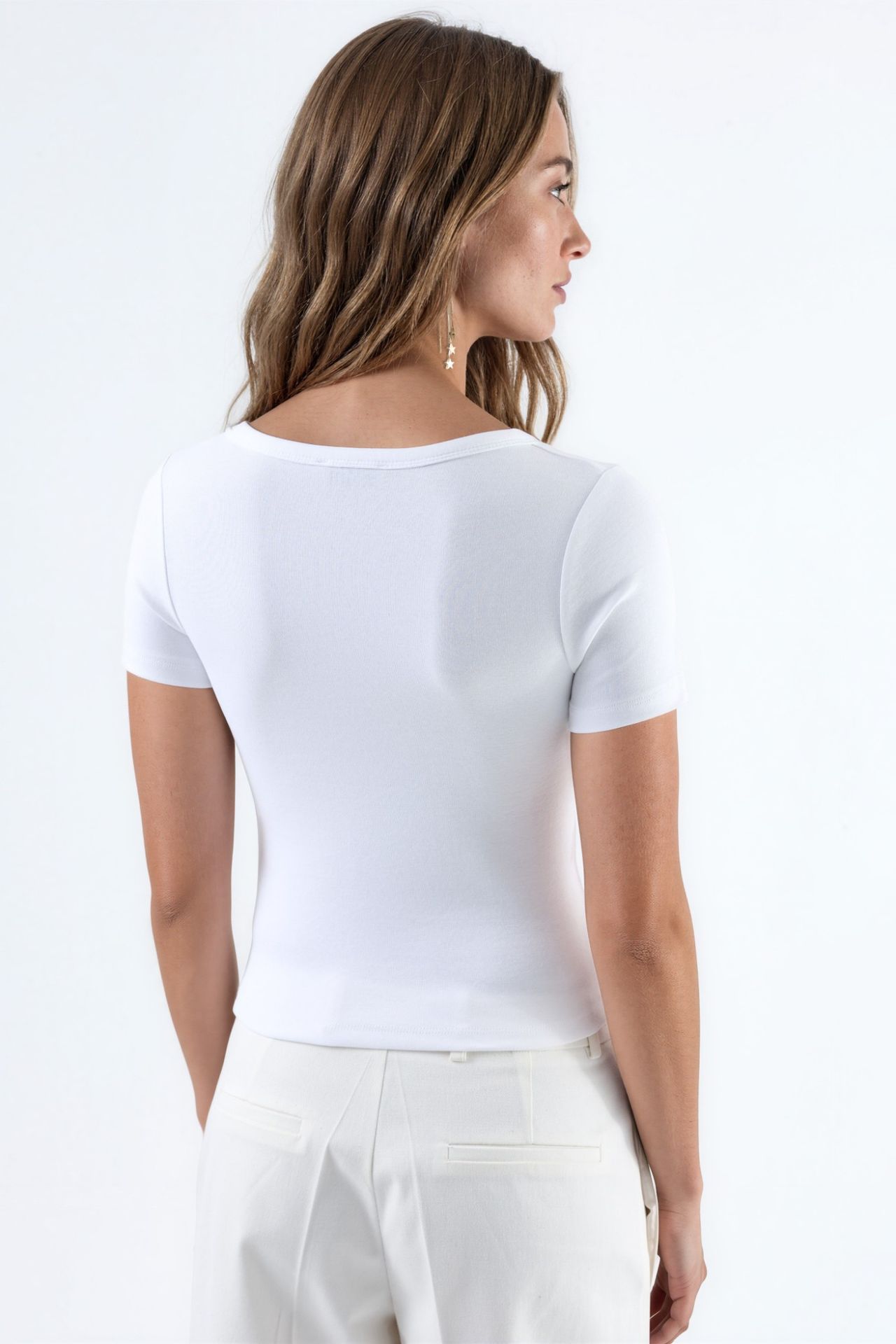 BUSEM V-Neck Short Sleeve Knitted Blouse with Button Closure 3