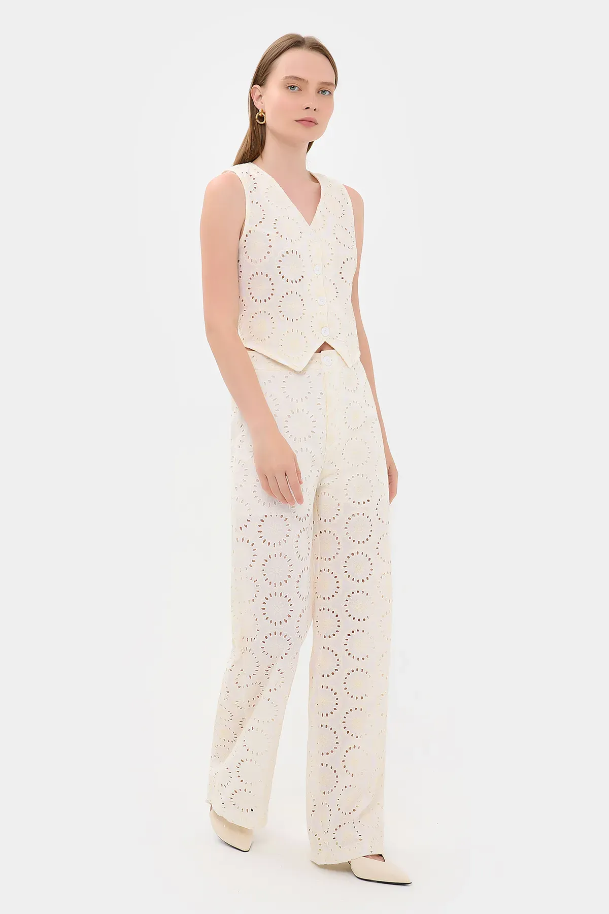 Embroidered Cotton V-Neck Sleeveless Waistcoat 3