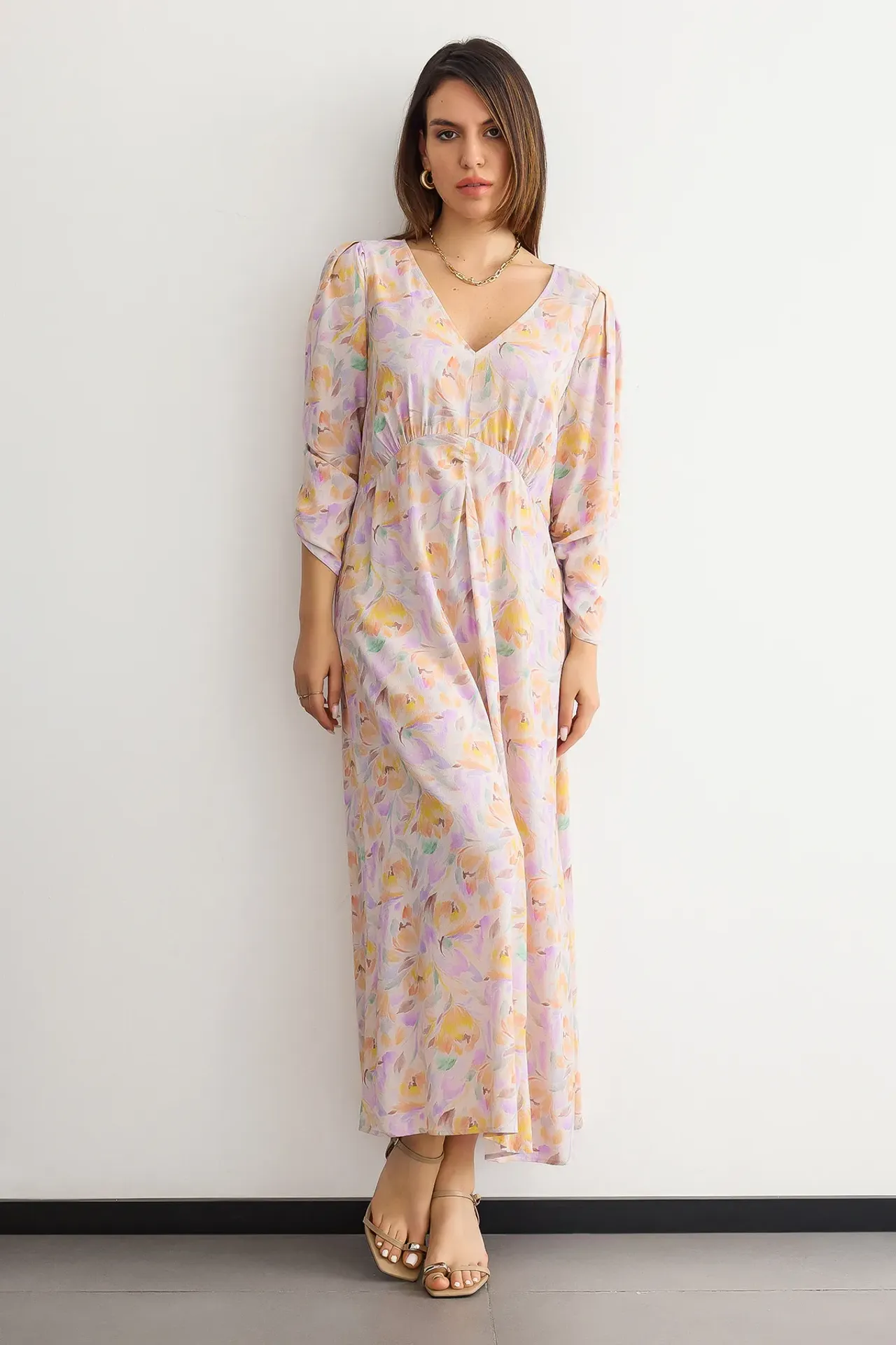 Printed Maxi Dress with V-Neck and Ruched Back