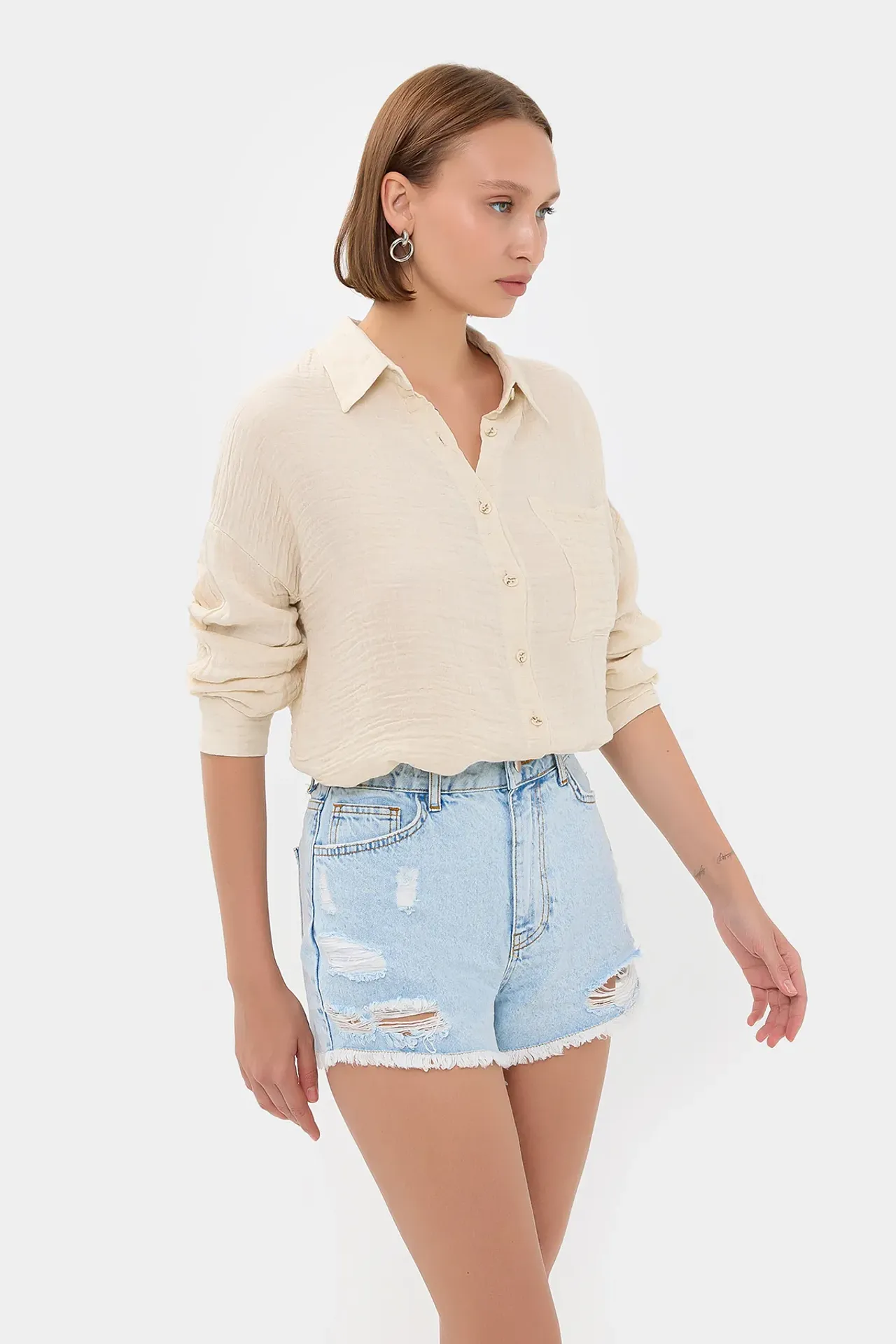 Loose Shirt with a Pocket Detail