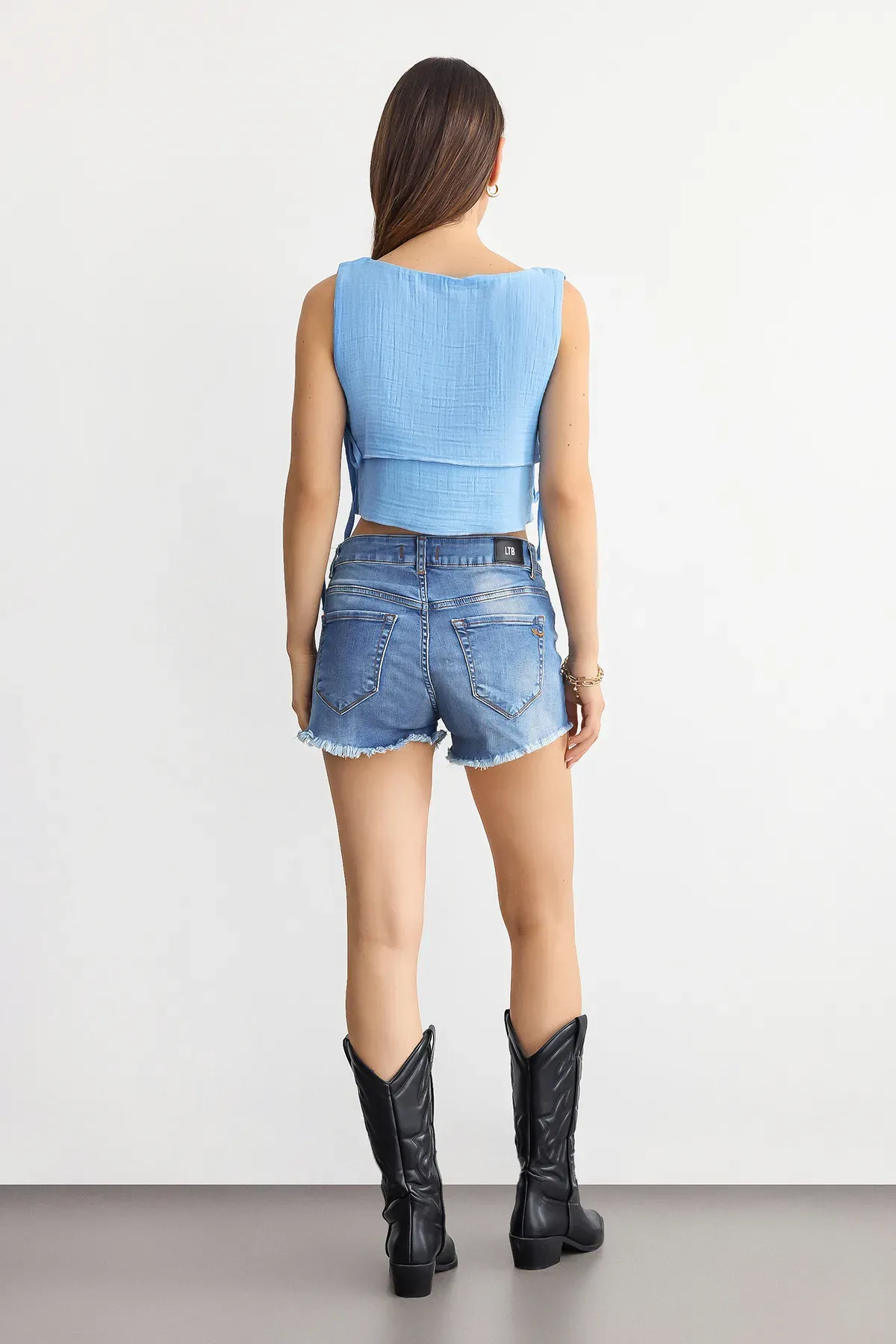 Yandan Bağlamalı Yuvarlak Yakalı Muslin Crop Top 4