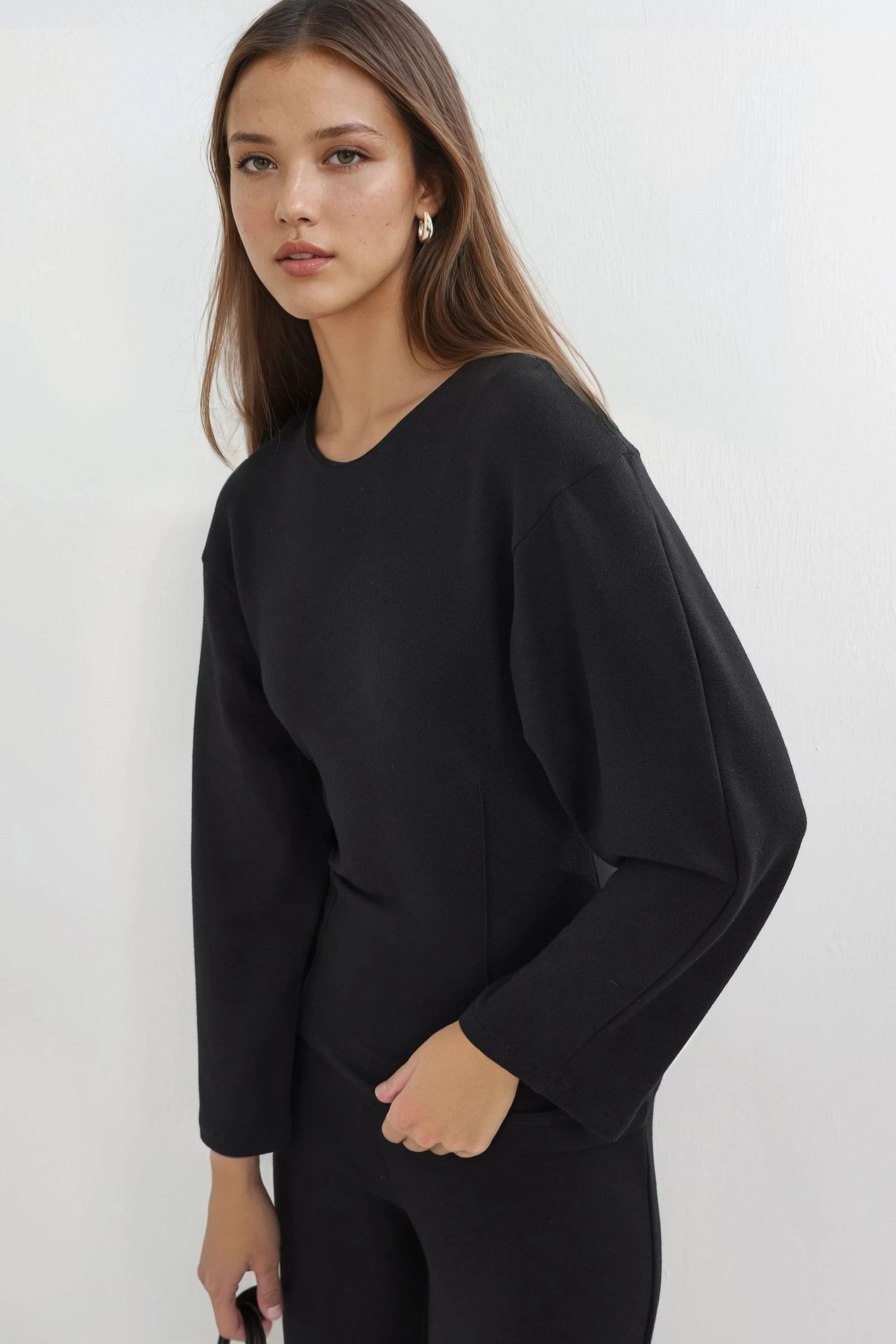 BUSEM Crew Neck Long Sleeve Fitted Blouse 3