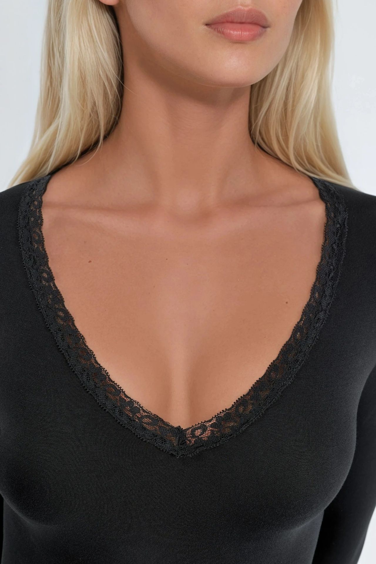 BUSEM V-Neck Long Sleeve Blouse with Lace Detail 4