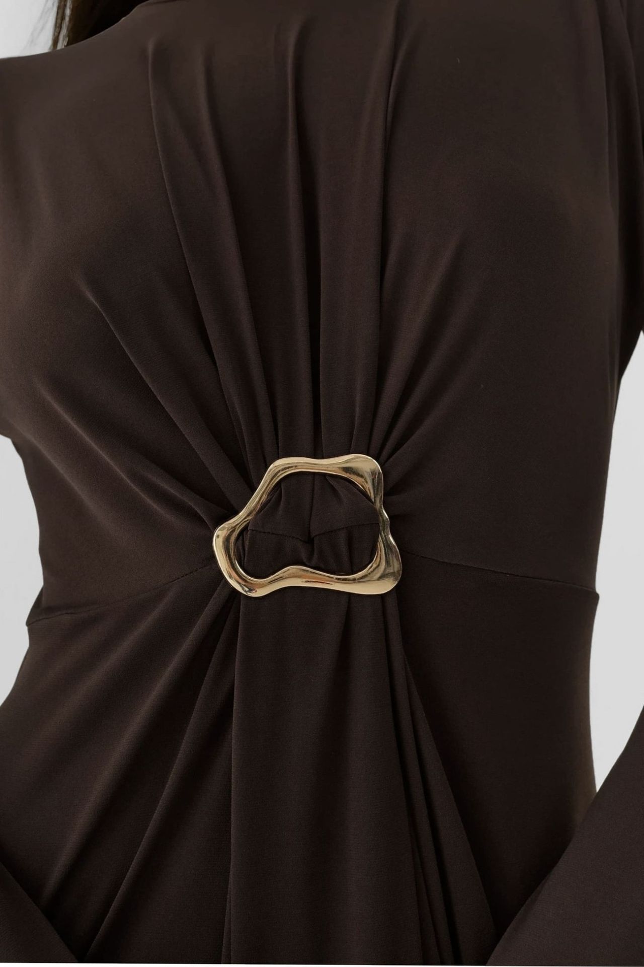 Sandy Stretch Dress with Accessory Detail 3