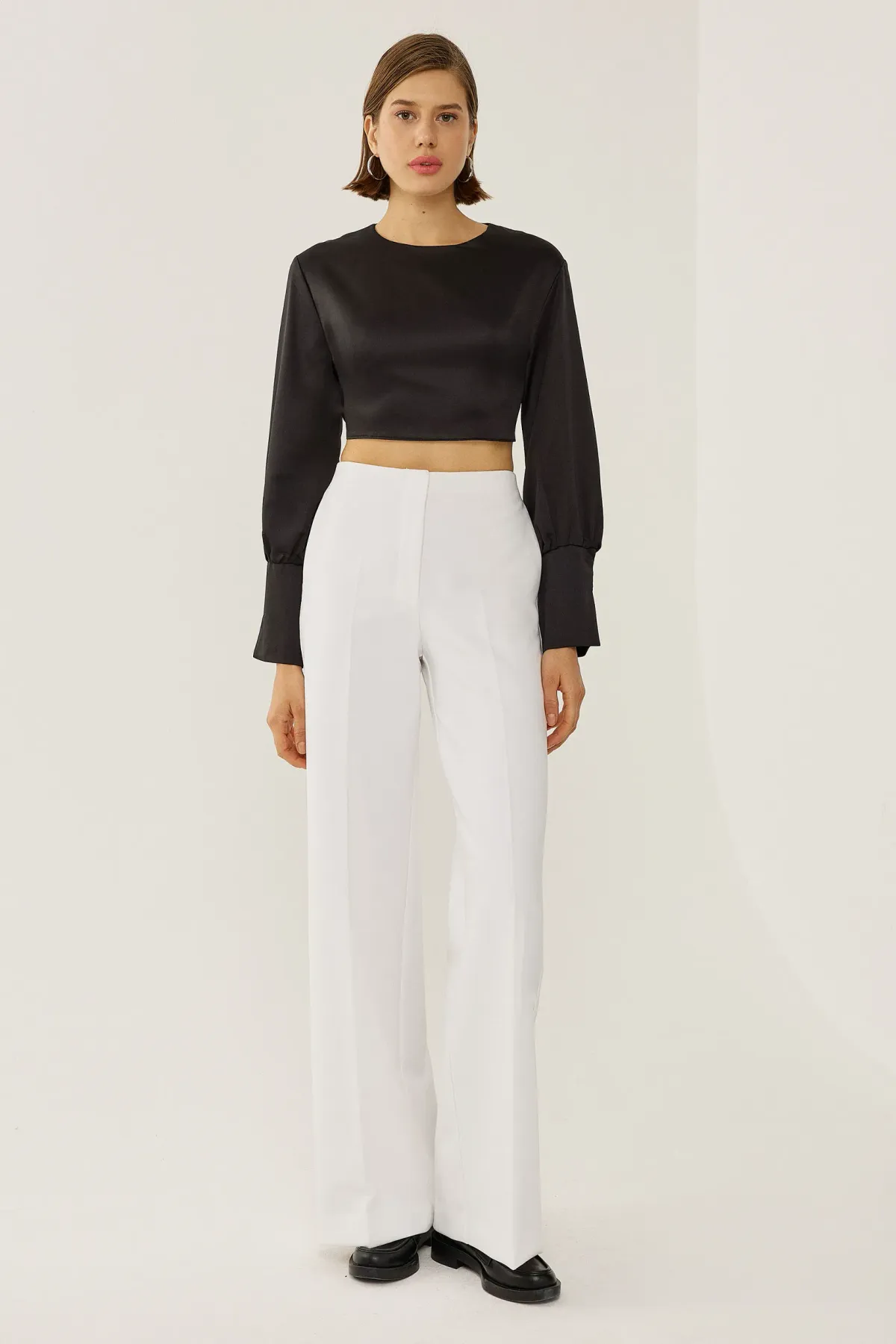 Half Turtleneck Open Back Blouse 3