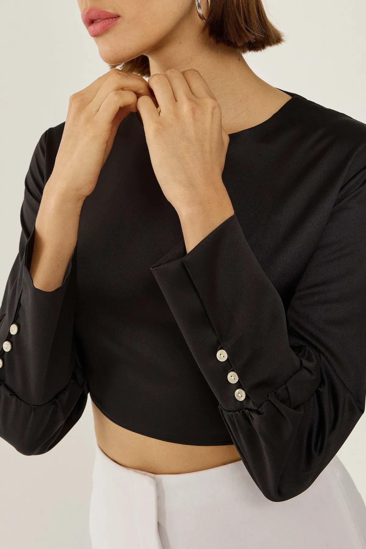 Half Turtleneck Open Back Blouse 5