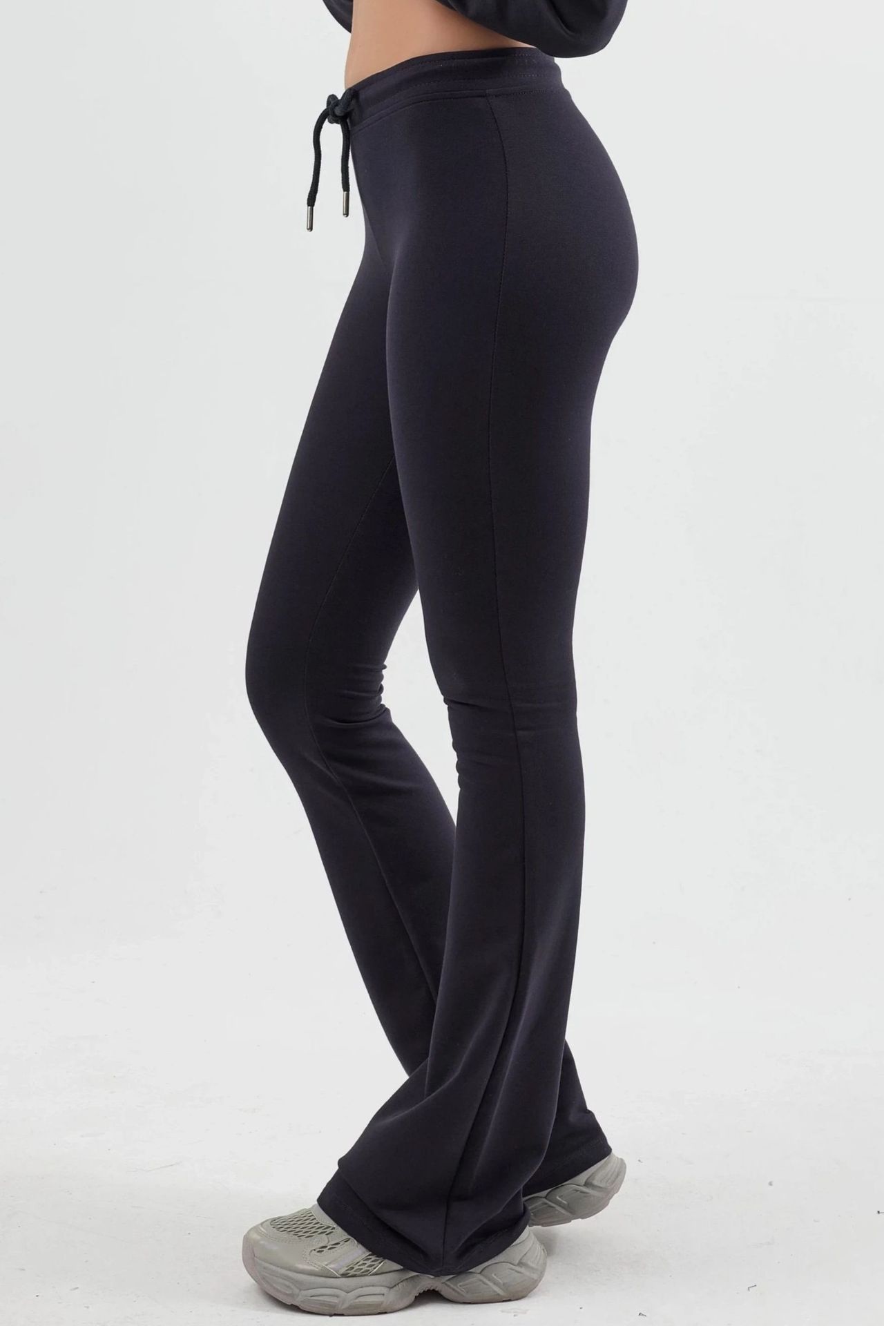 BUSEM Mid Waist Flare Leg Sweatpants with Drawstring 3