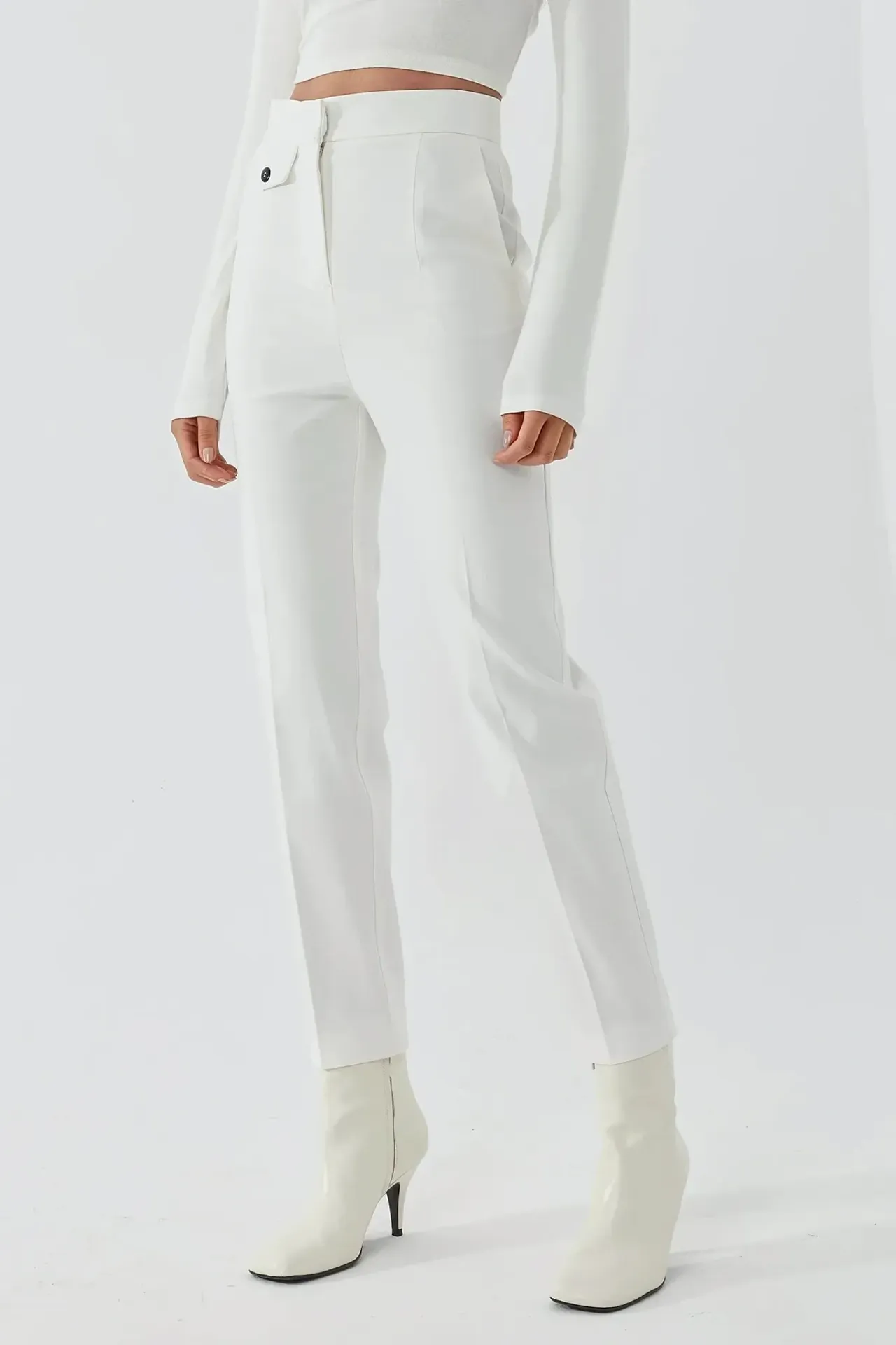 Premium Tailored Straight Leg Pant with Pocket Detail 1