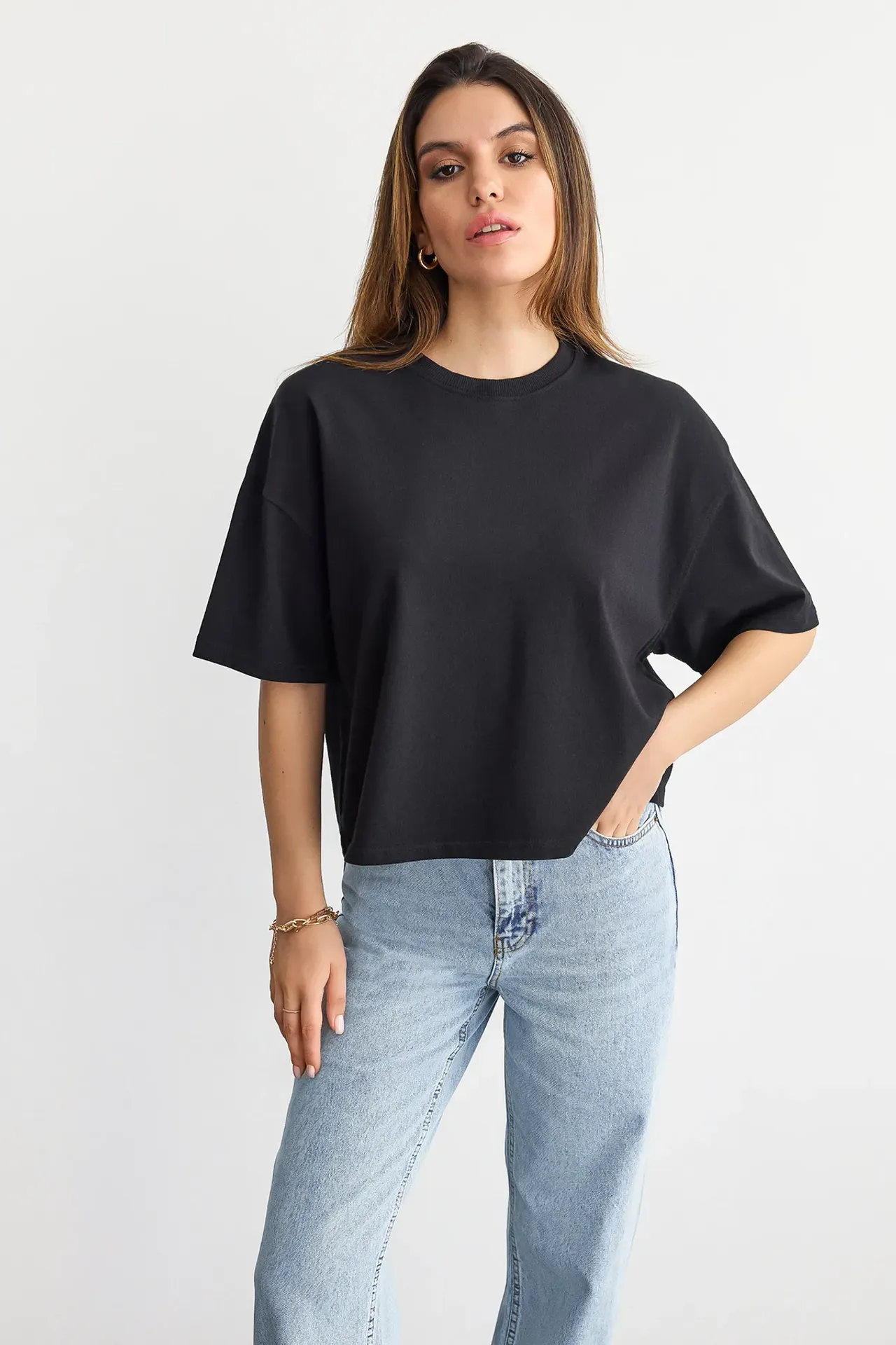 Relaxed Fit Short Sleeve Round Neck T-Shirt