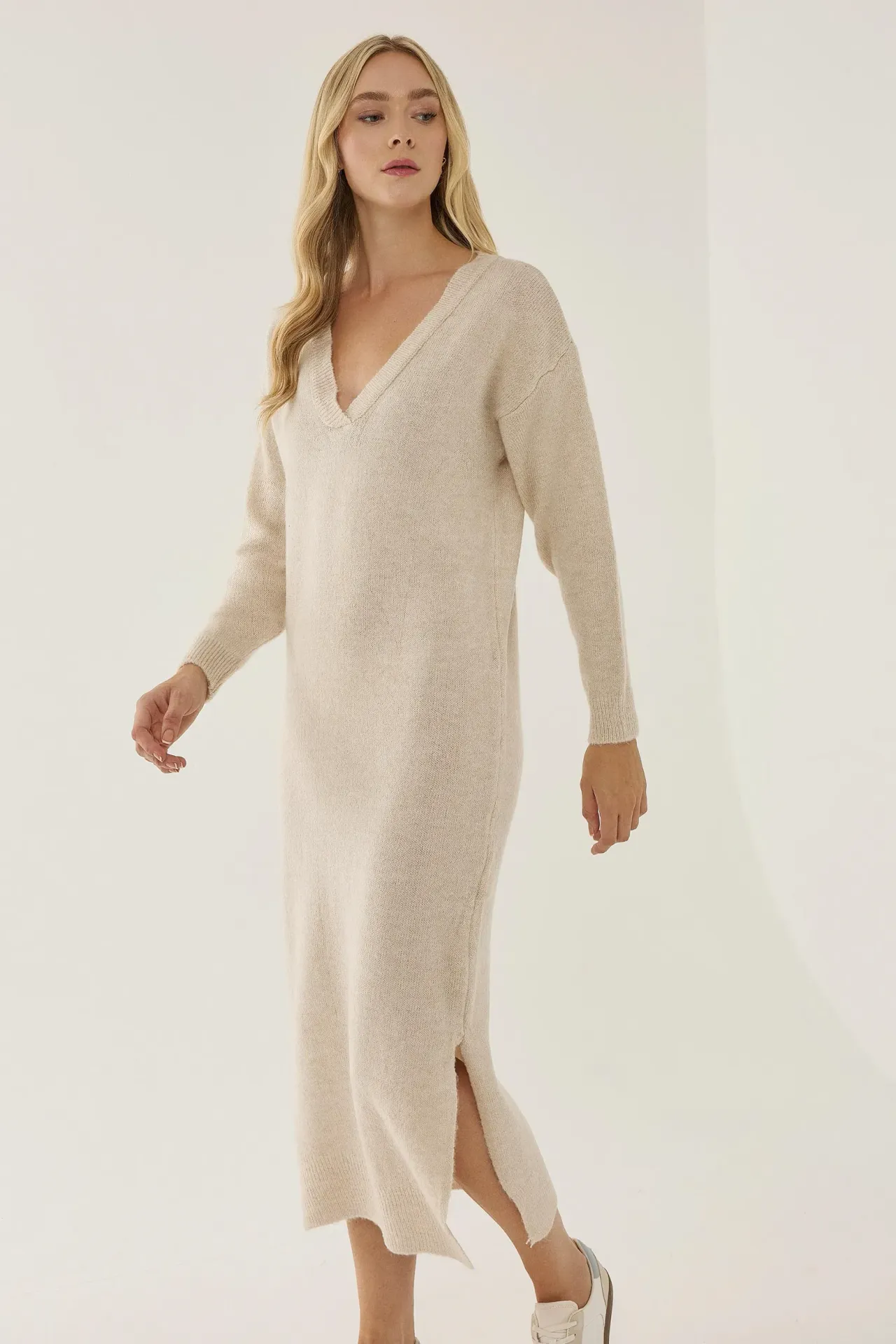 Relaxed Fit V-Neck Midi Knit Dress