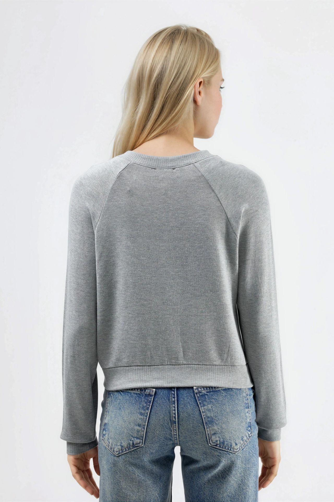 BUSEM Crew Neck Buttoned Cardigan 3