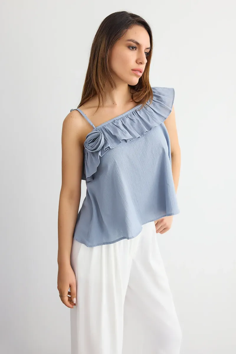 One-Shoulder Ruffled Blouse 3