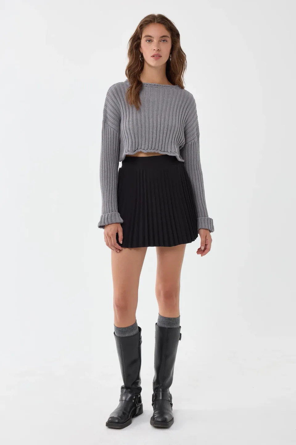 Fitted Crew Neck Cropped Sweater