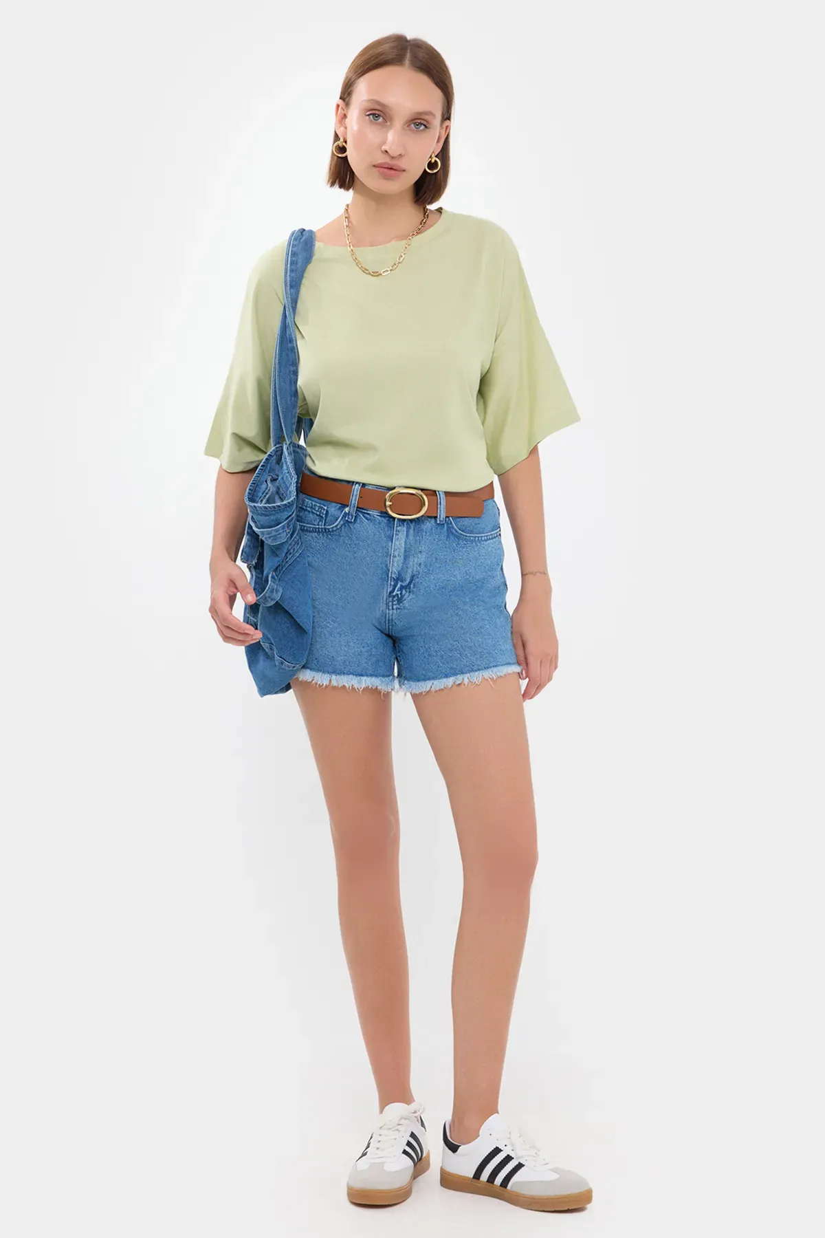 Basic Short Sleeve Round Neck T-Shirt 1