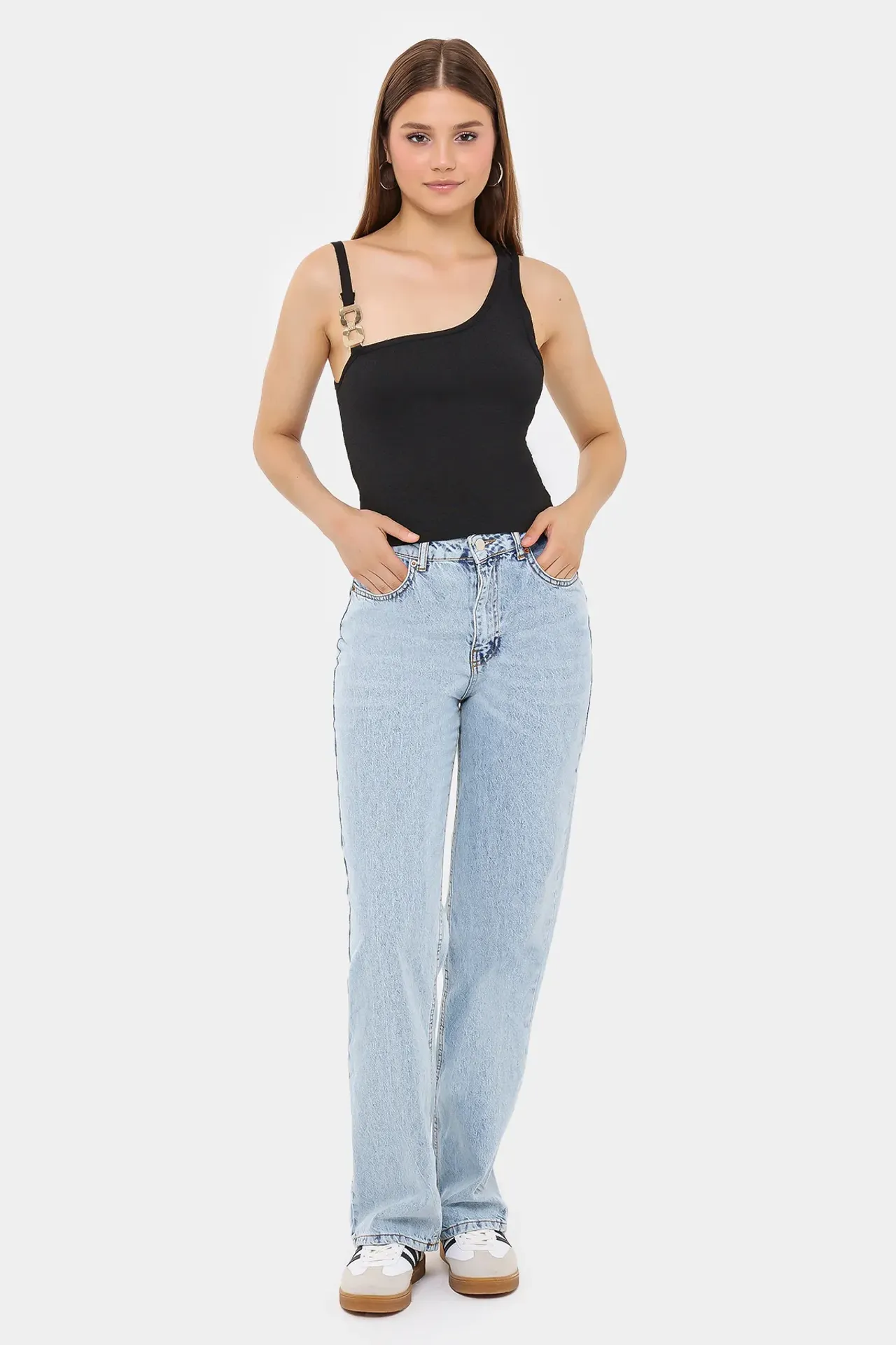 Strap Detail Sleeveless Cropped Top