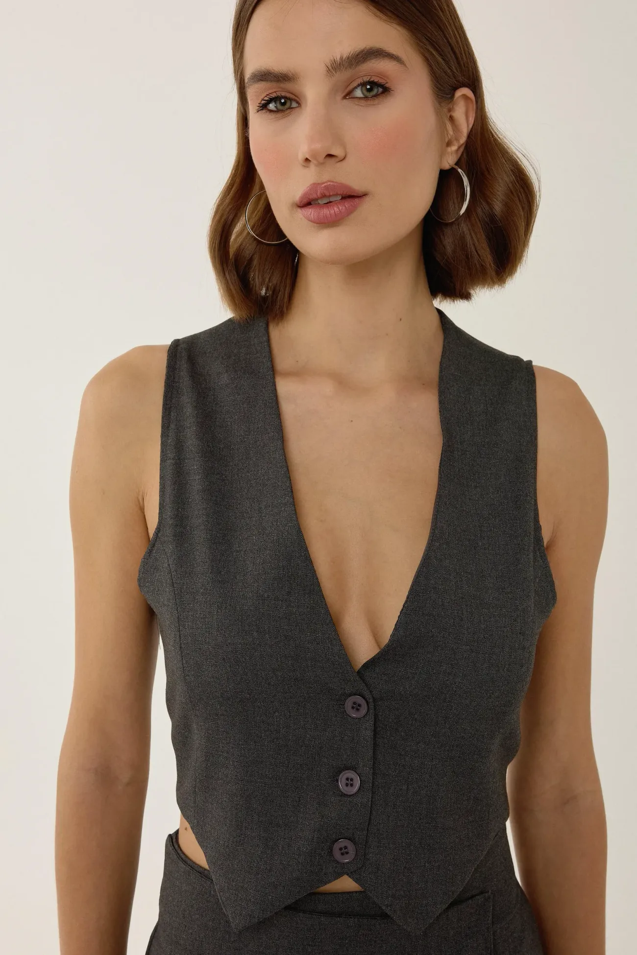 V-Neck Vest & Skirt Two-Piece Set 4