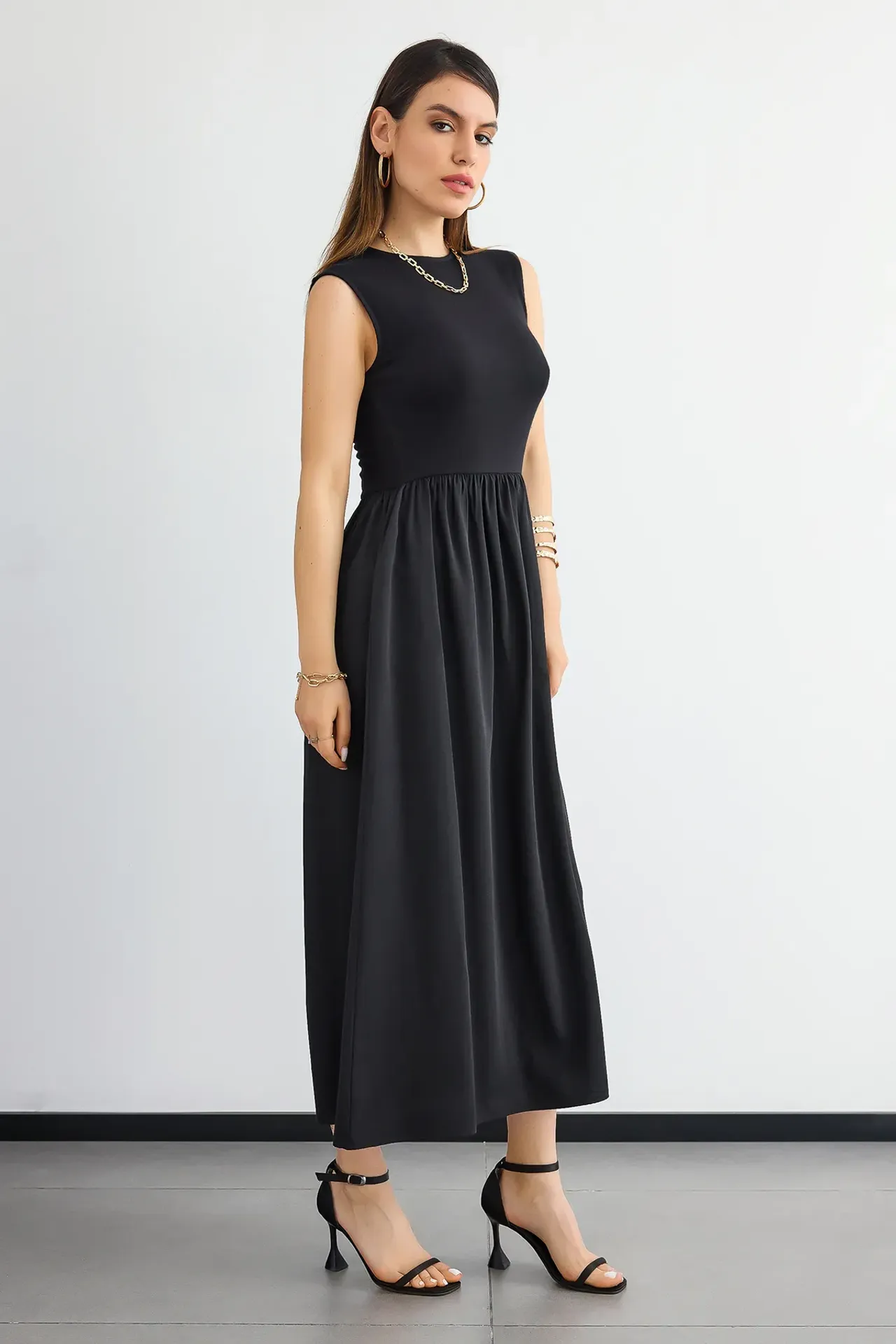 Sleeveless High-Neck A-Line Maxi Dress