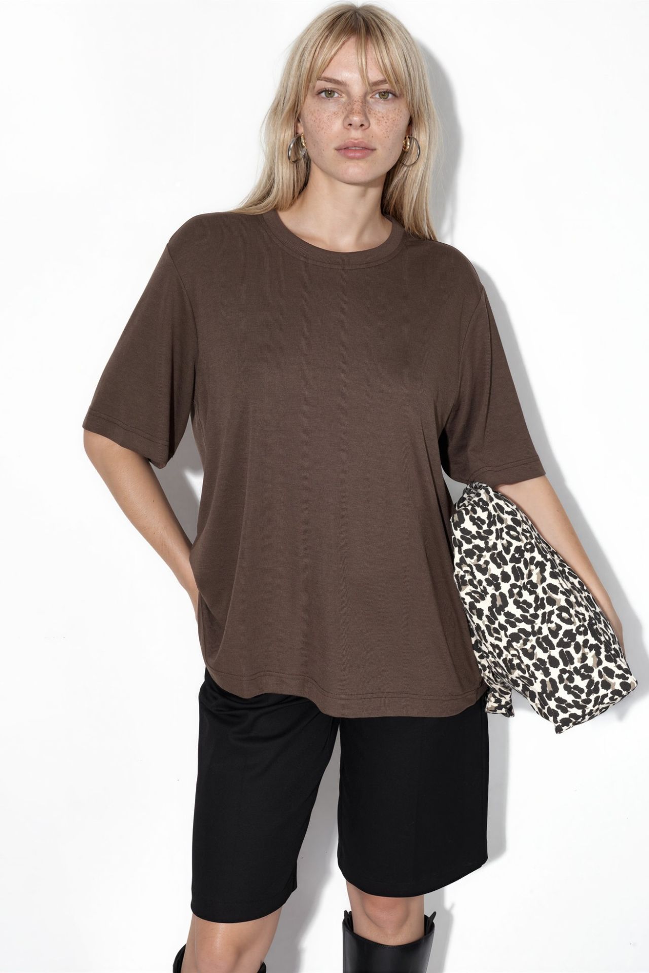 BUSEM Oversized Crew Neck Ribbed T-Shirt 1