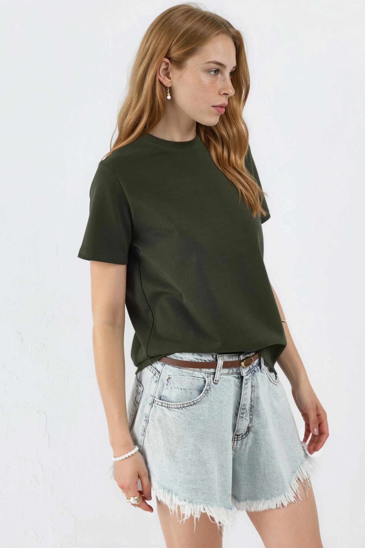 BUSEM Plain Crew Neck T-Shirt 2