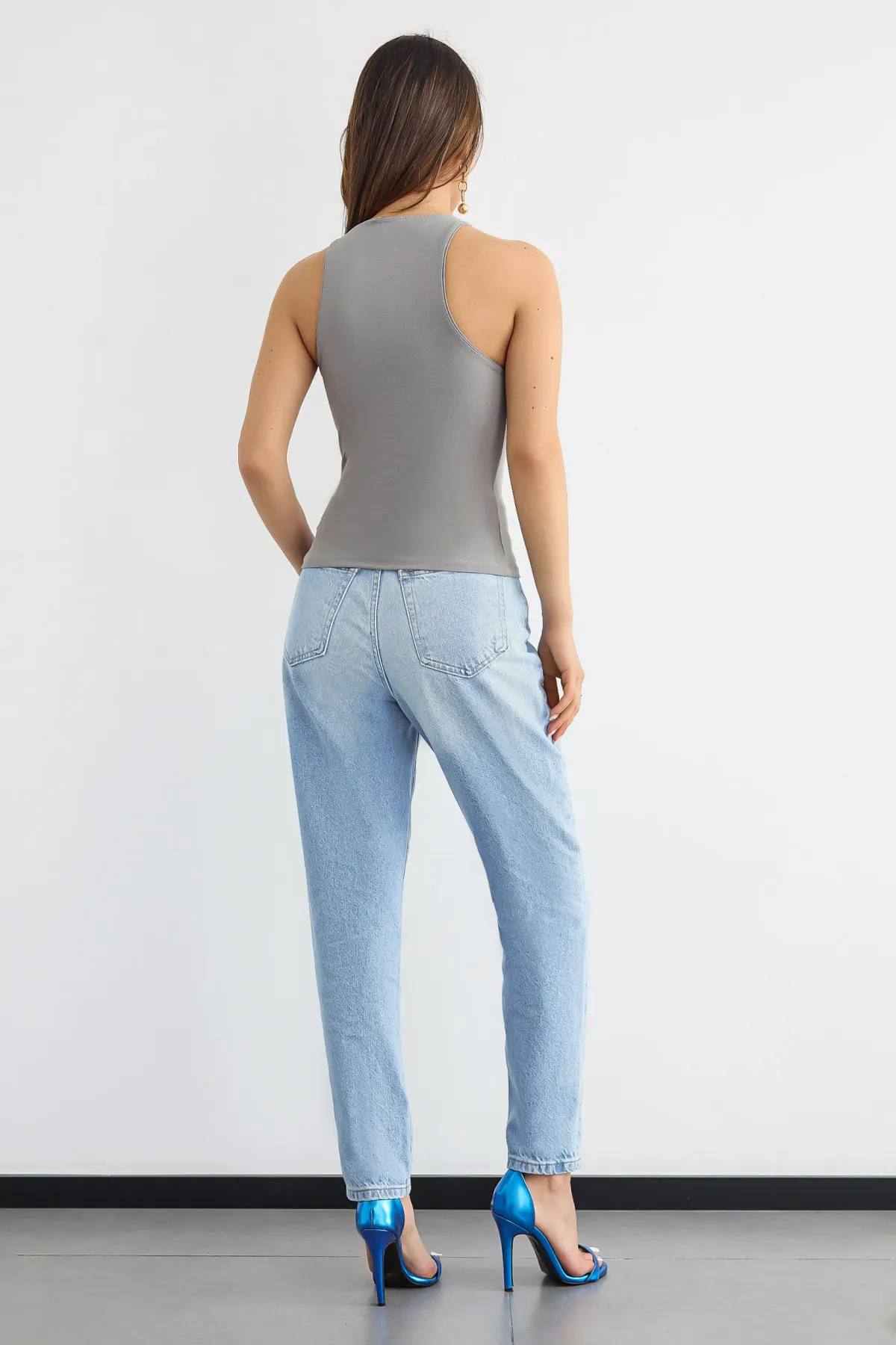 Sleeveless Round Neck Tank Top 5