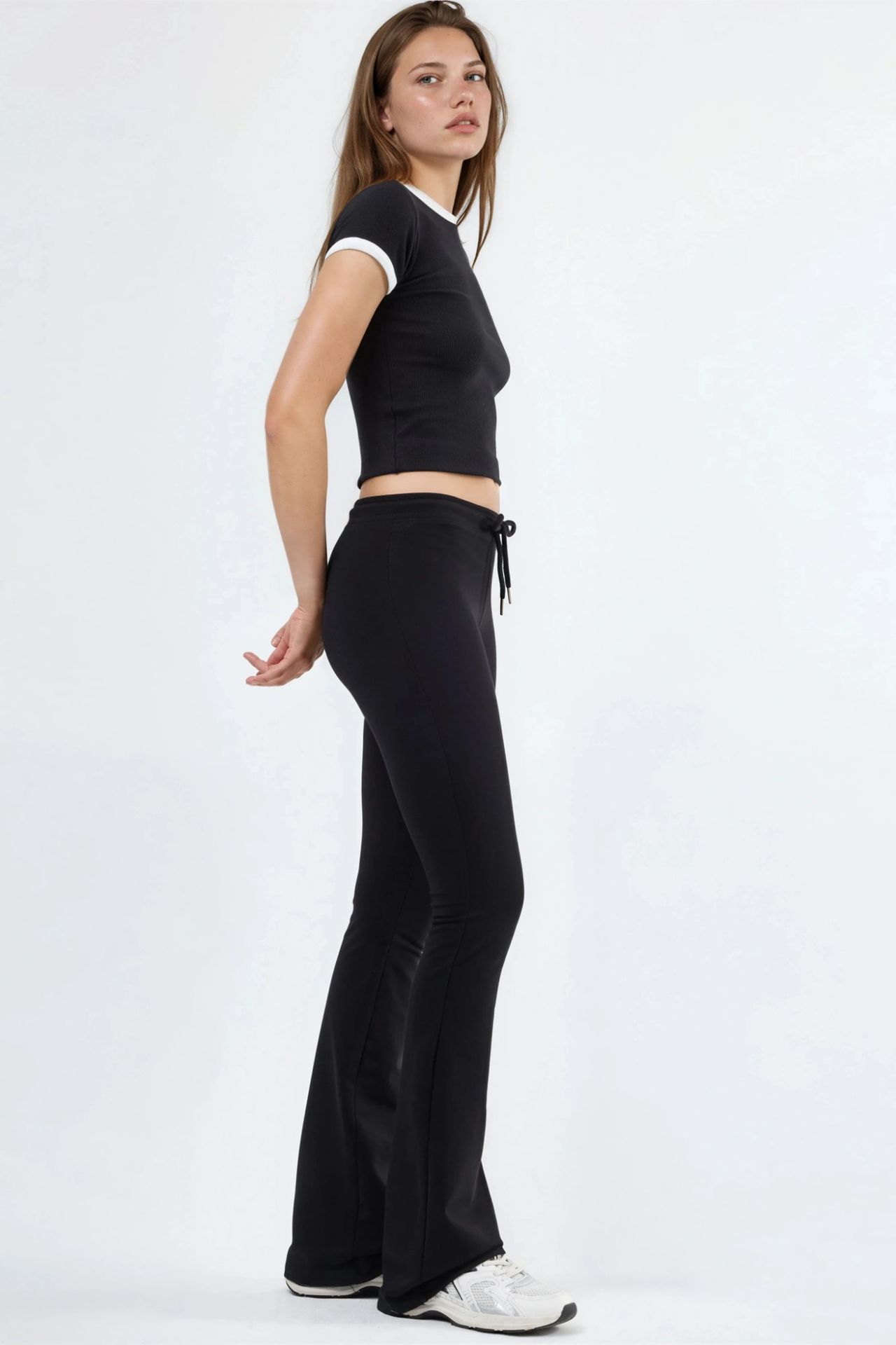 BUSEM Mid Waist Flare Leg Sweatpants with Drawstring 3