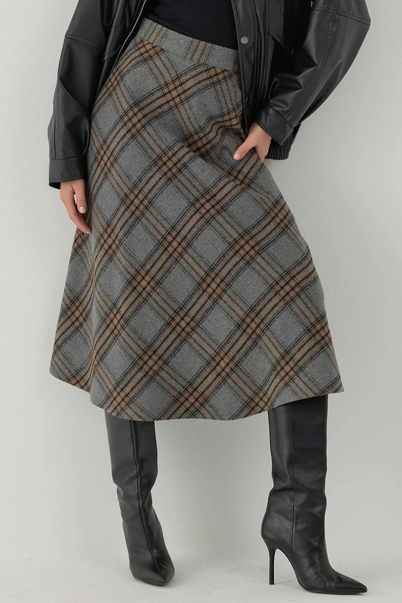 Maxi A-Line Skirt with Zipper Closure 1