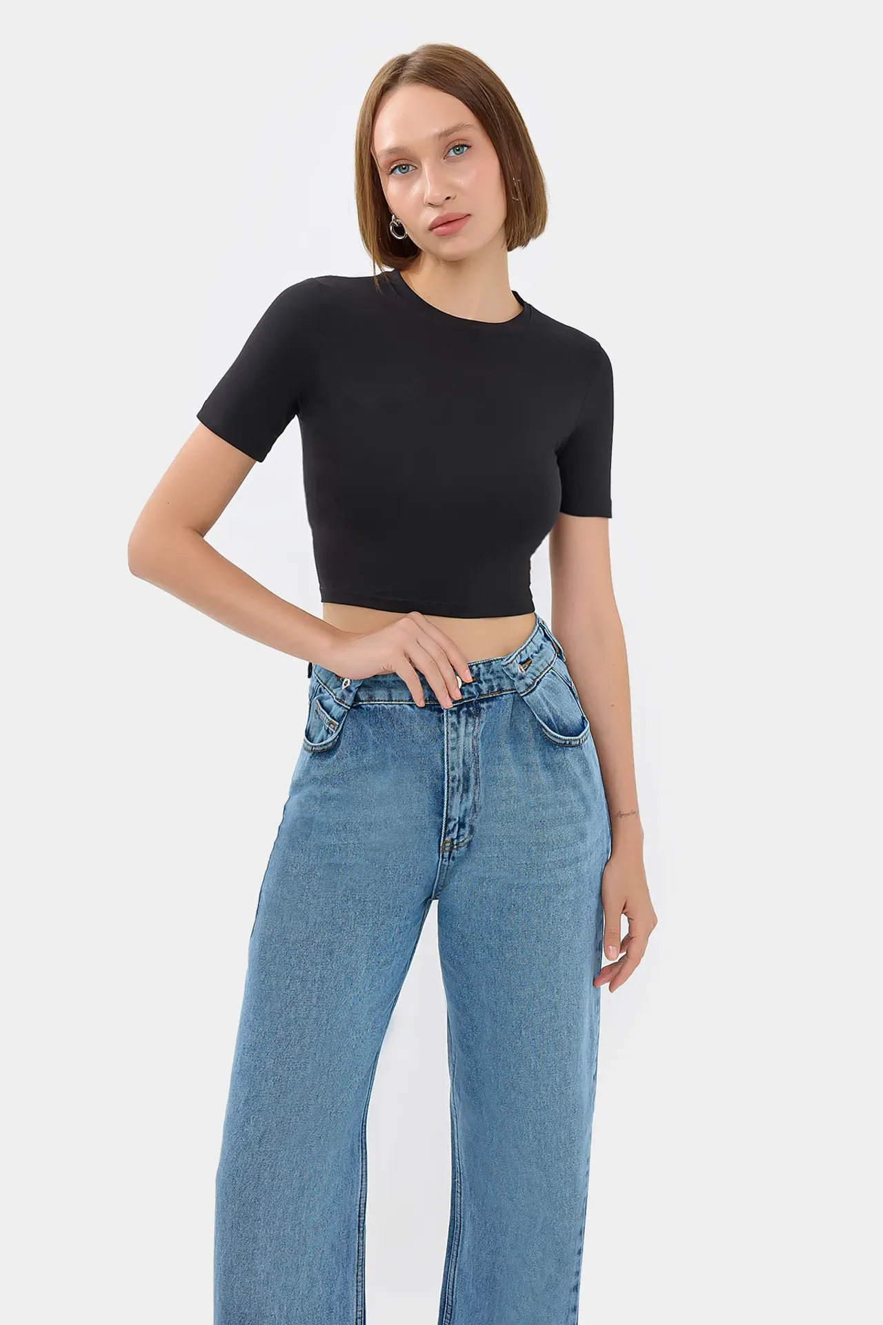 Crew Neck Basic Crop top