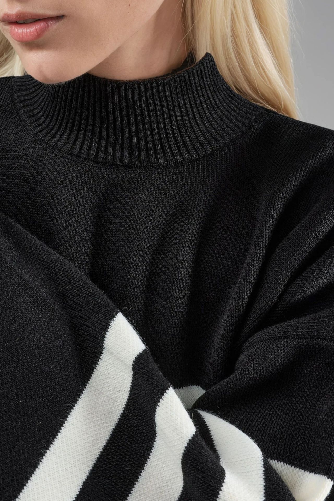 MY FASHION Oversized Striped Turtleneck Sweater 6