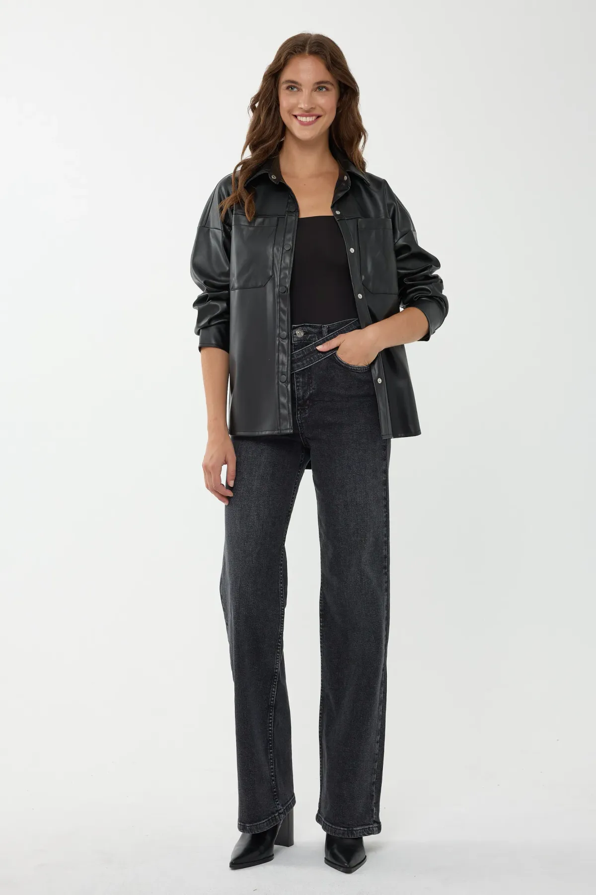 High Waist Belt Detailed Straight Leg Jeans 4