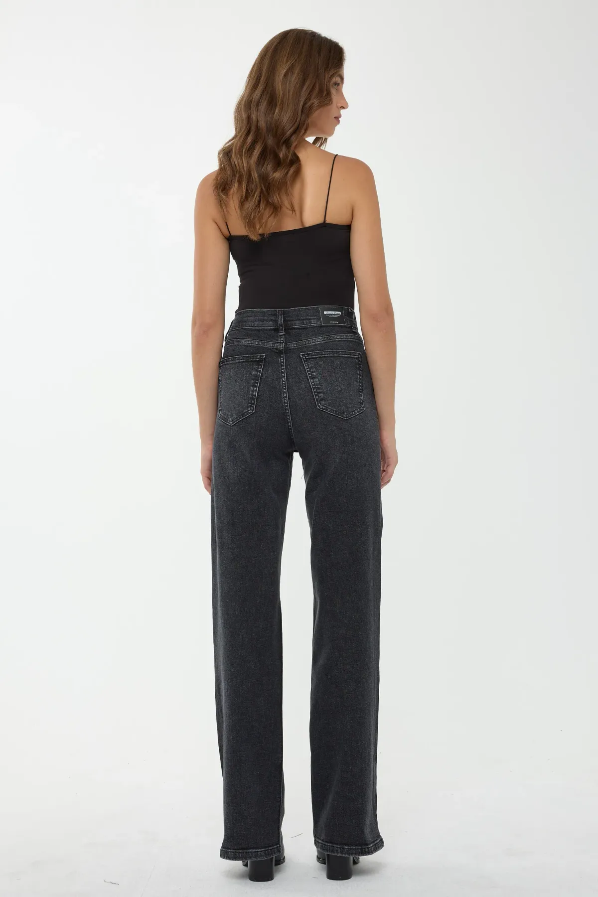 High Waist Belt Detailed Straight Leg Jeans 5