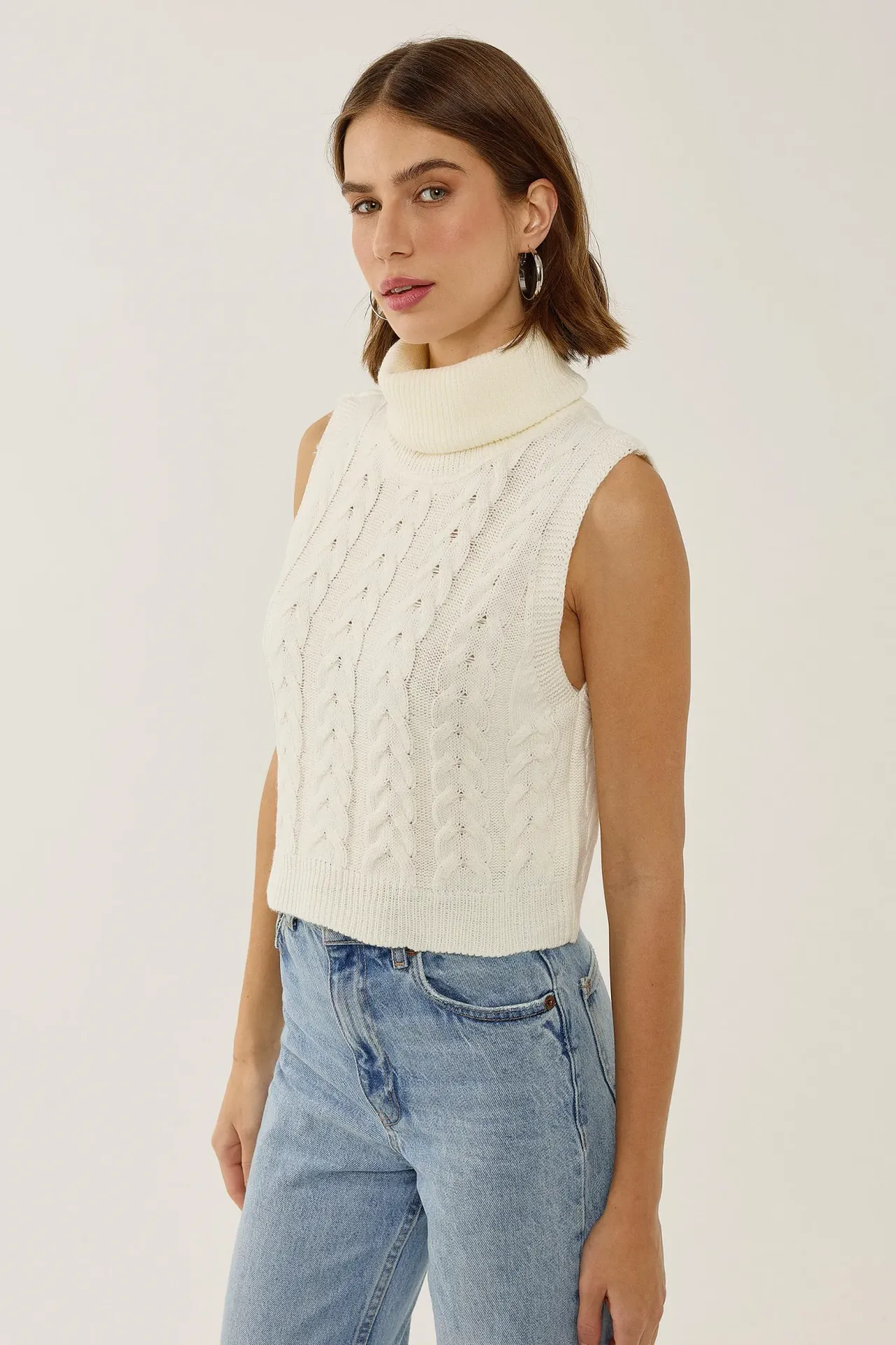 Turtleneck Knitwear Sweater Vest with Hair Braid Pattern