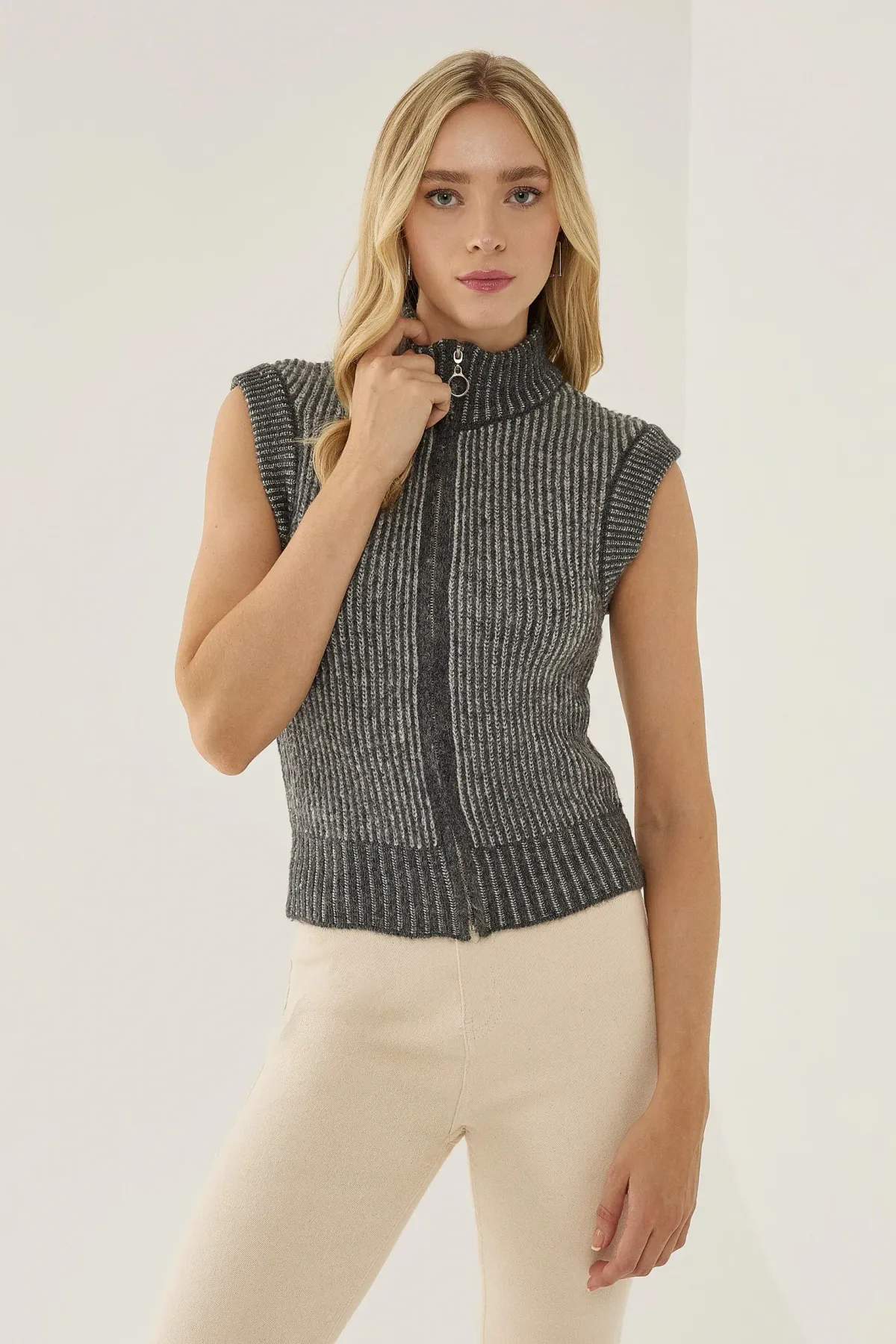 Striped Zip-Through Sleeveless Knit Vest 3