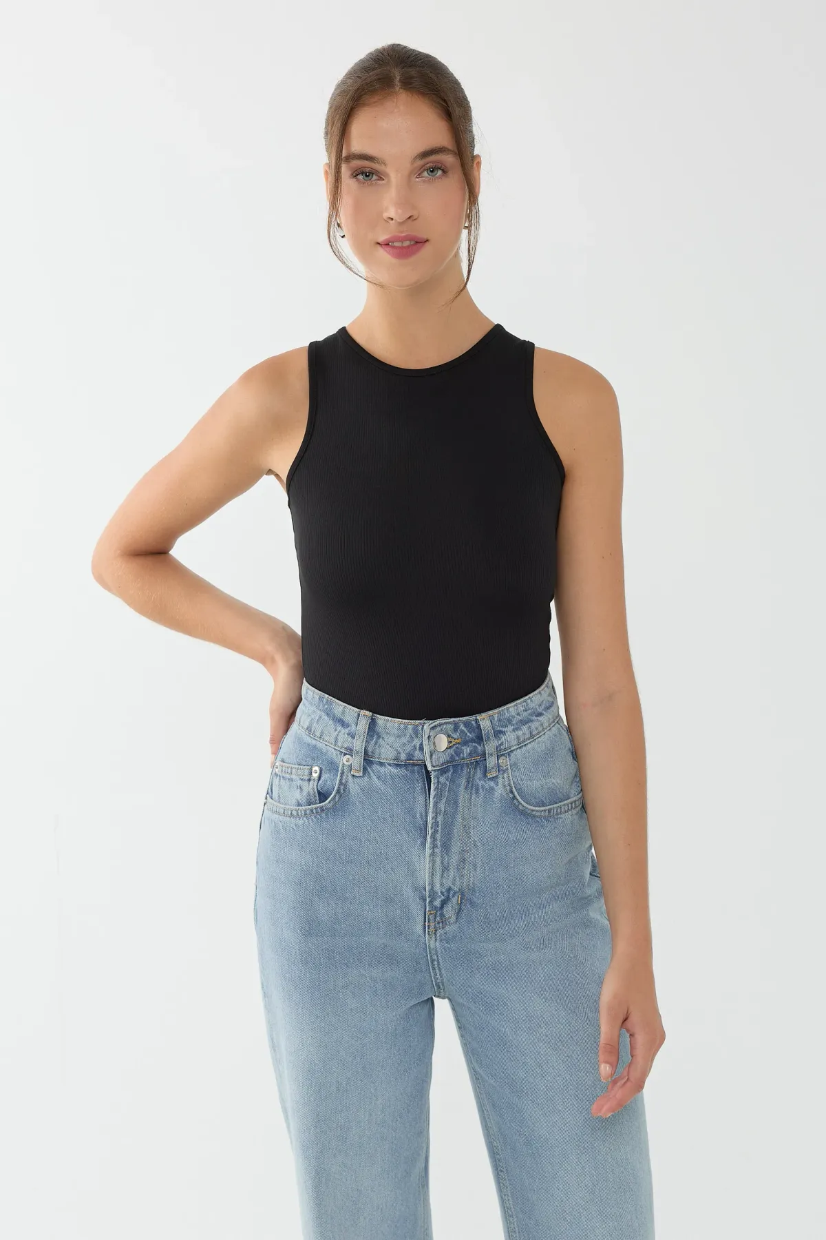 Basic Crew Neck Body 2