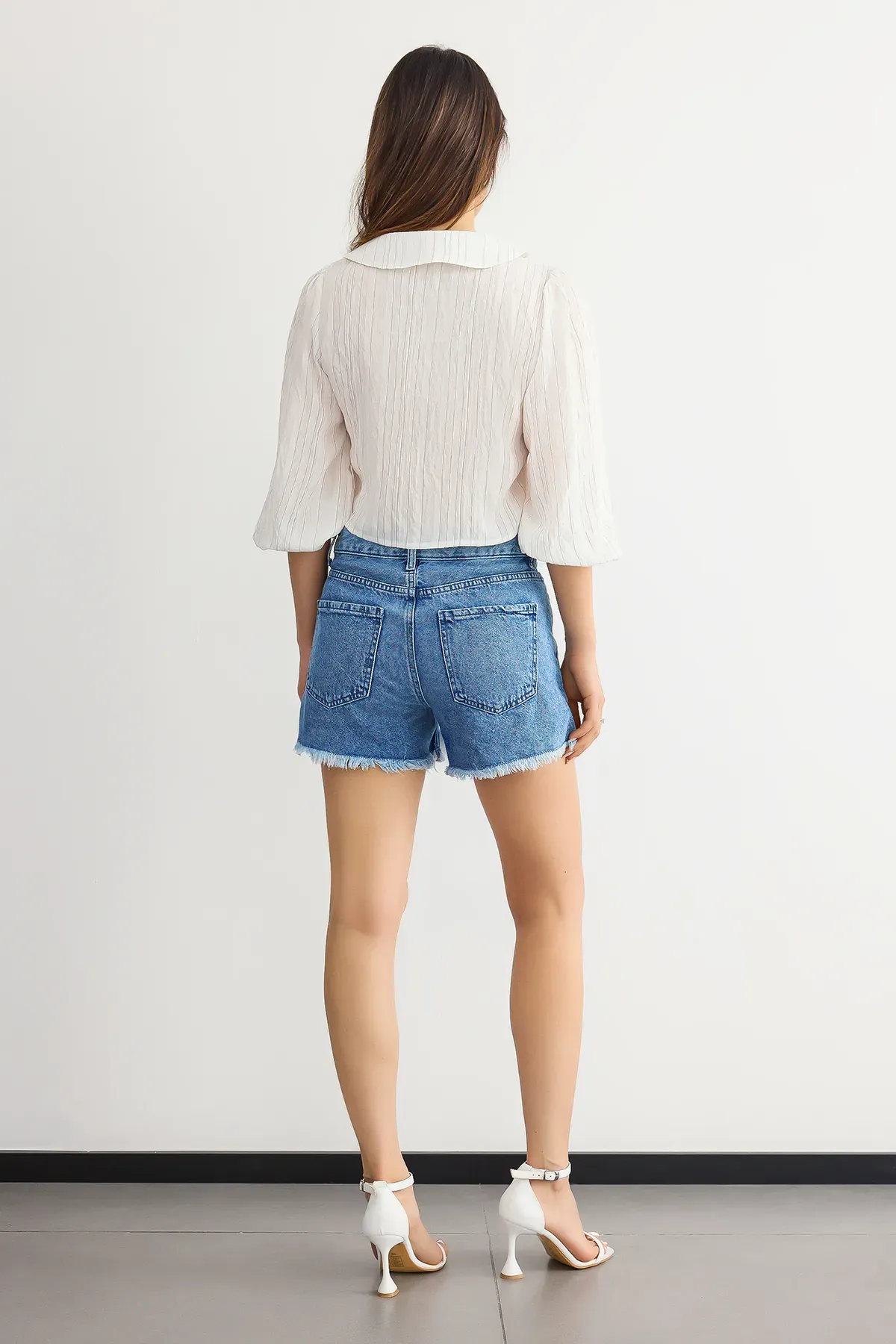 Tie-Front Cropped Blouse 4