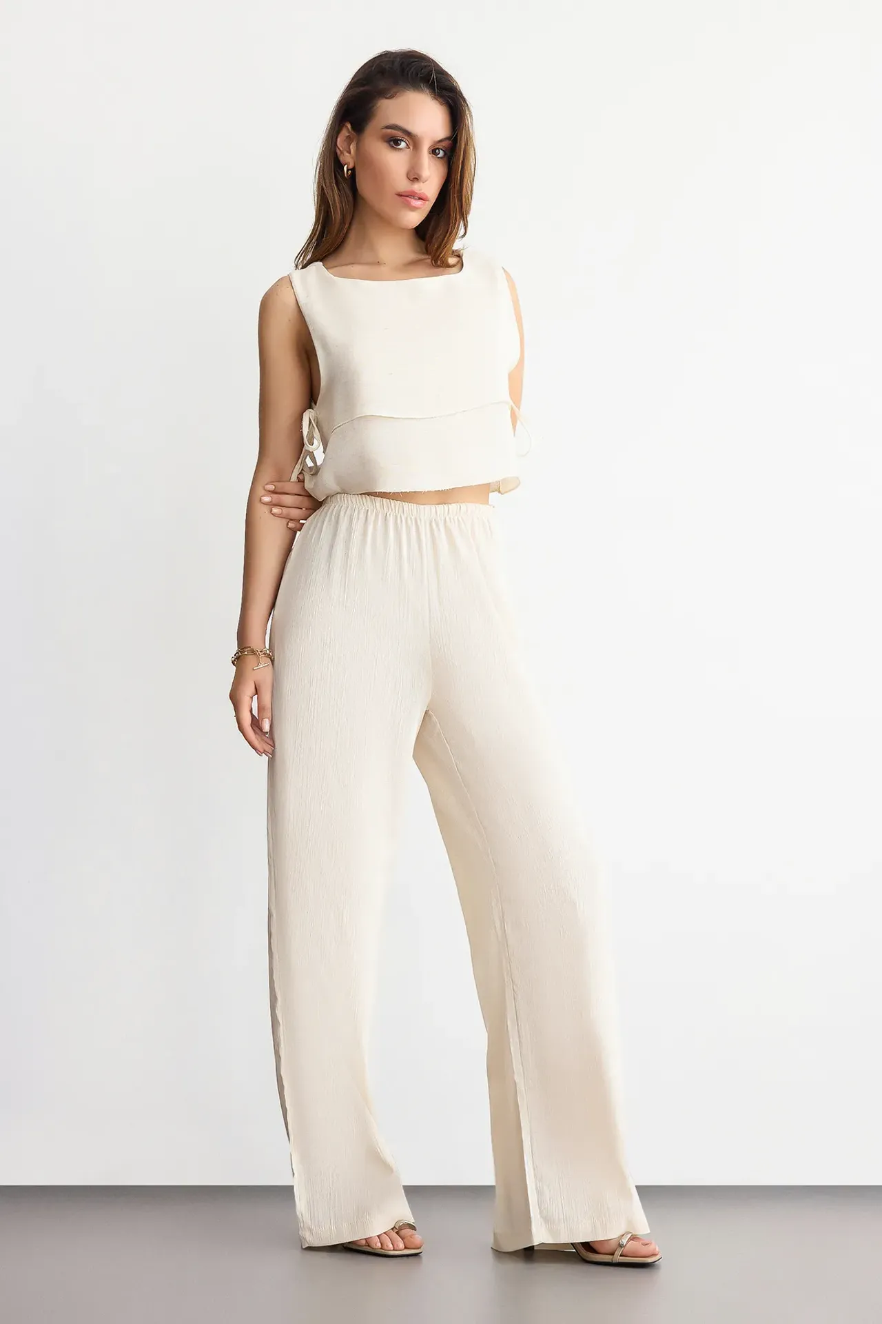 Round Neck Muslin Crop Top with a Tie Side