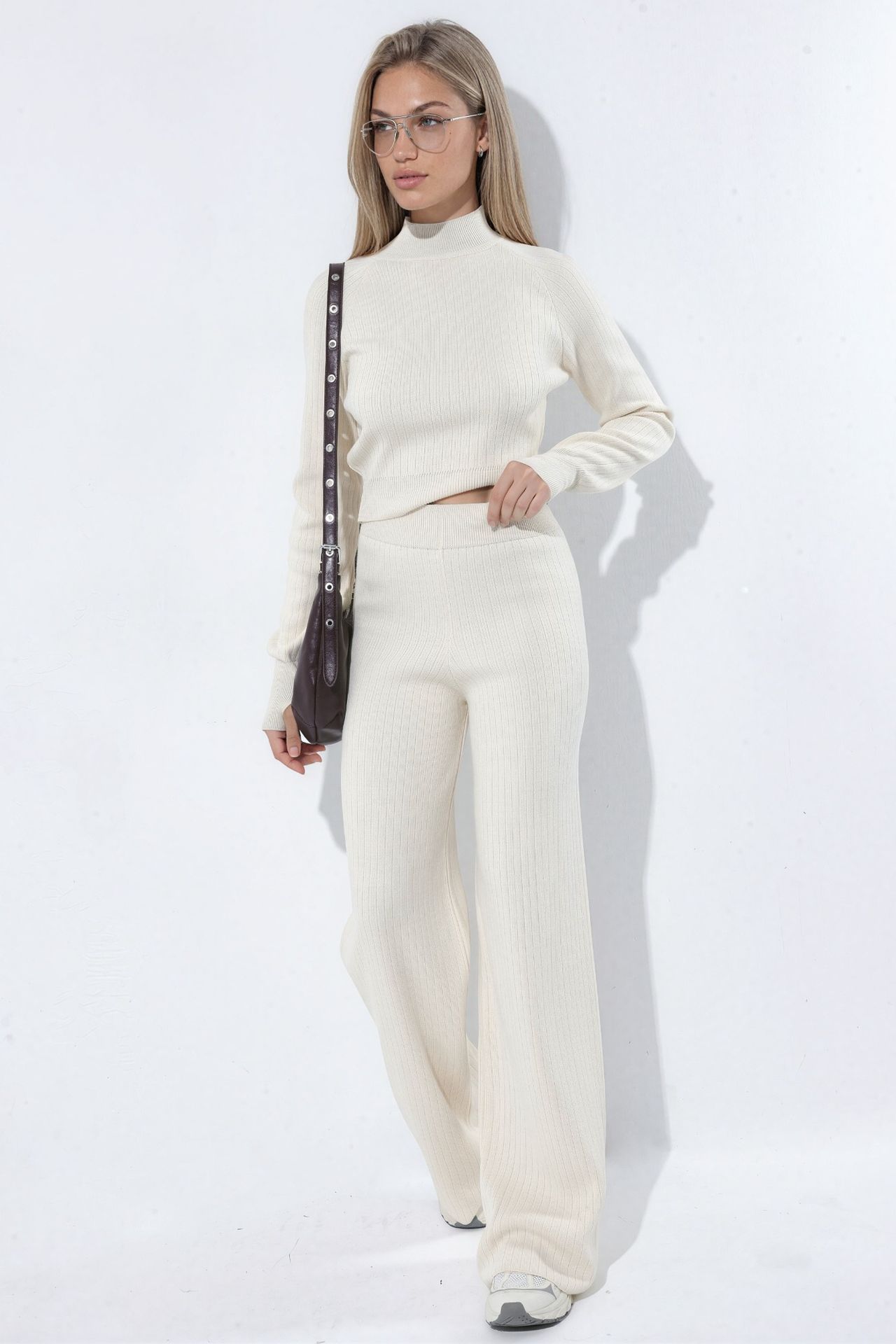 Half Turtleneck Crop Sweater and Pants Knit Set 2