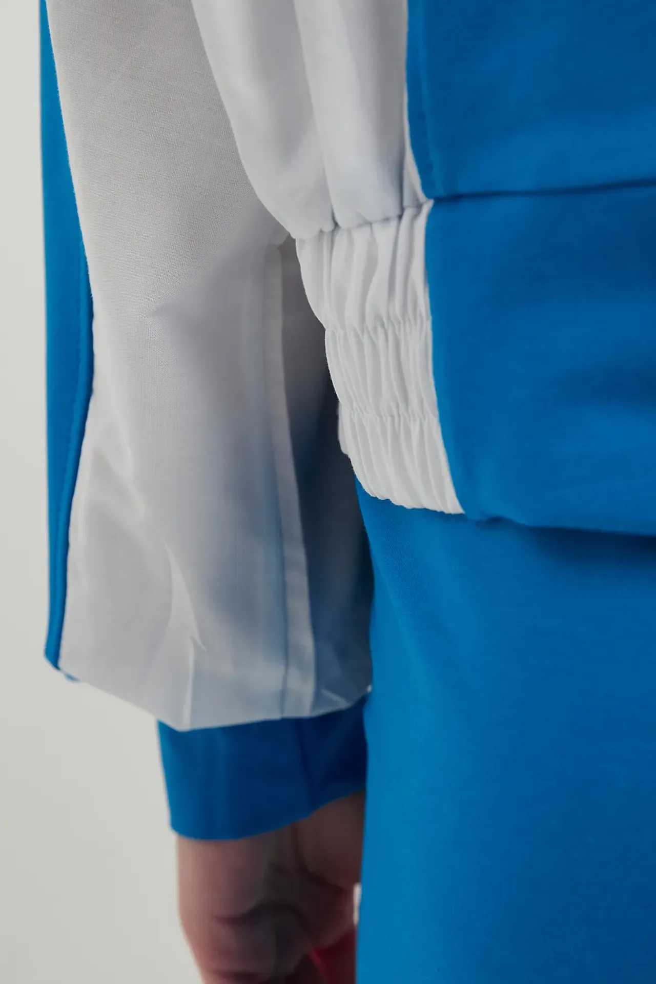 Color Block High Neck Buttoned Sweatshirt