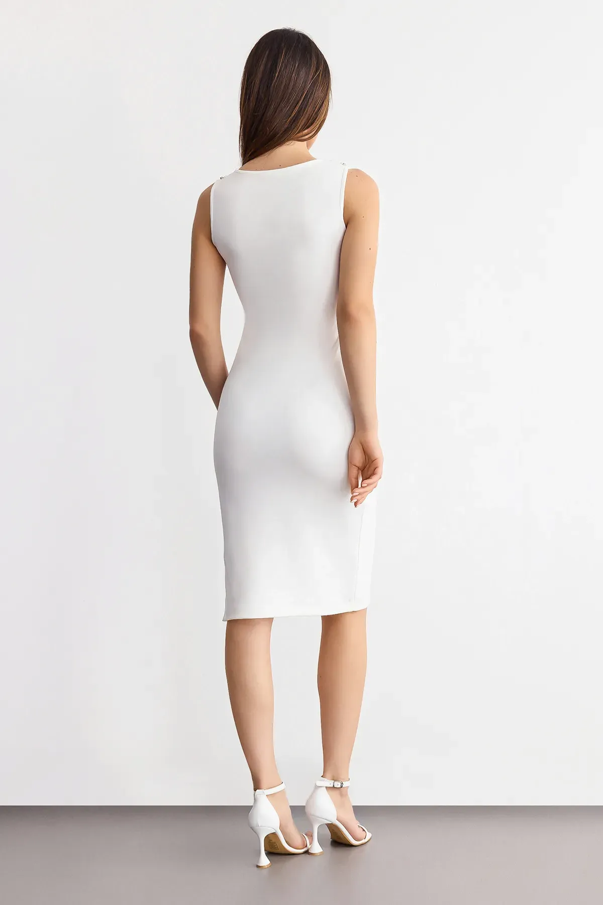 Pearl Detail Round Neck Sleeveless Midi Dress 4