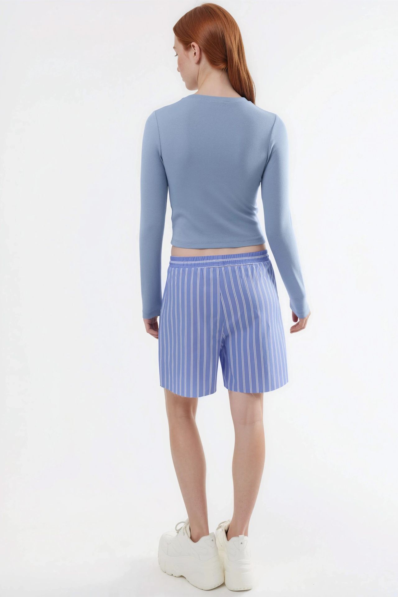 BUSEM Slim Fit Long Sleeved Crop Top with Crew Neck 3