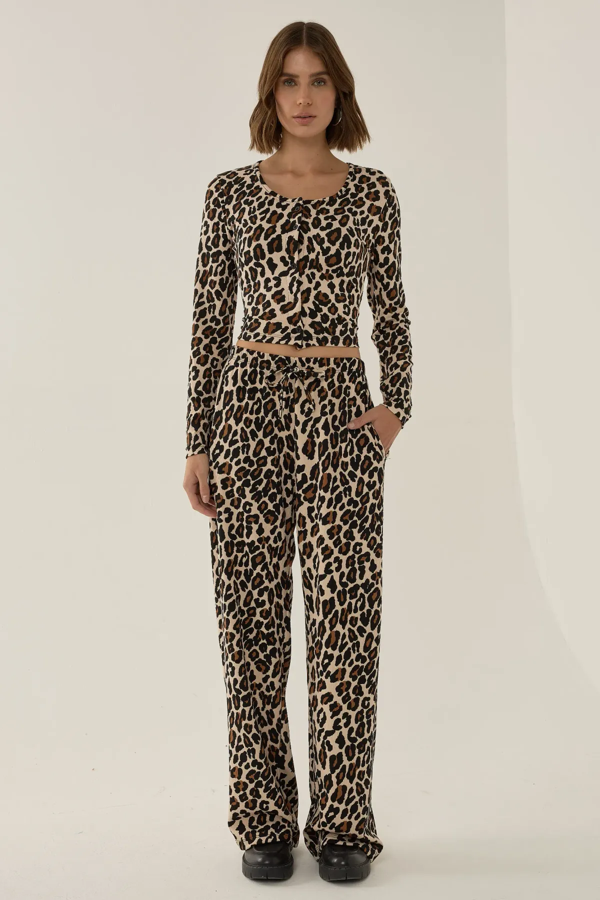 Slim Fit Leopard Print Top 2