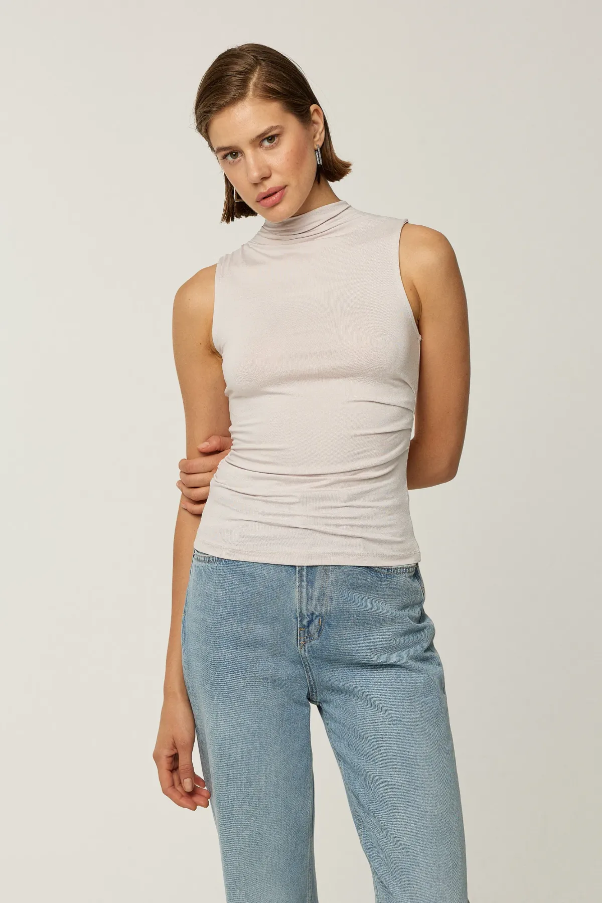 Sleeveless Drape Blouse 3
