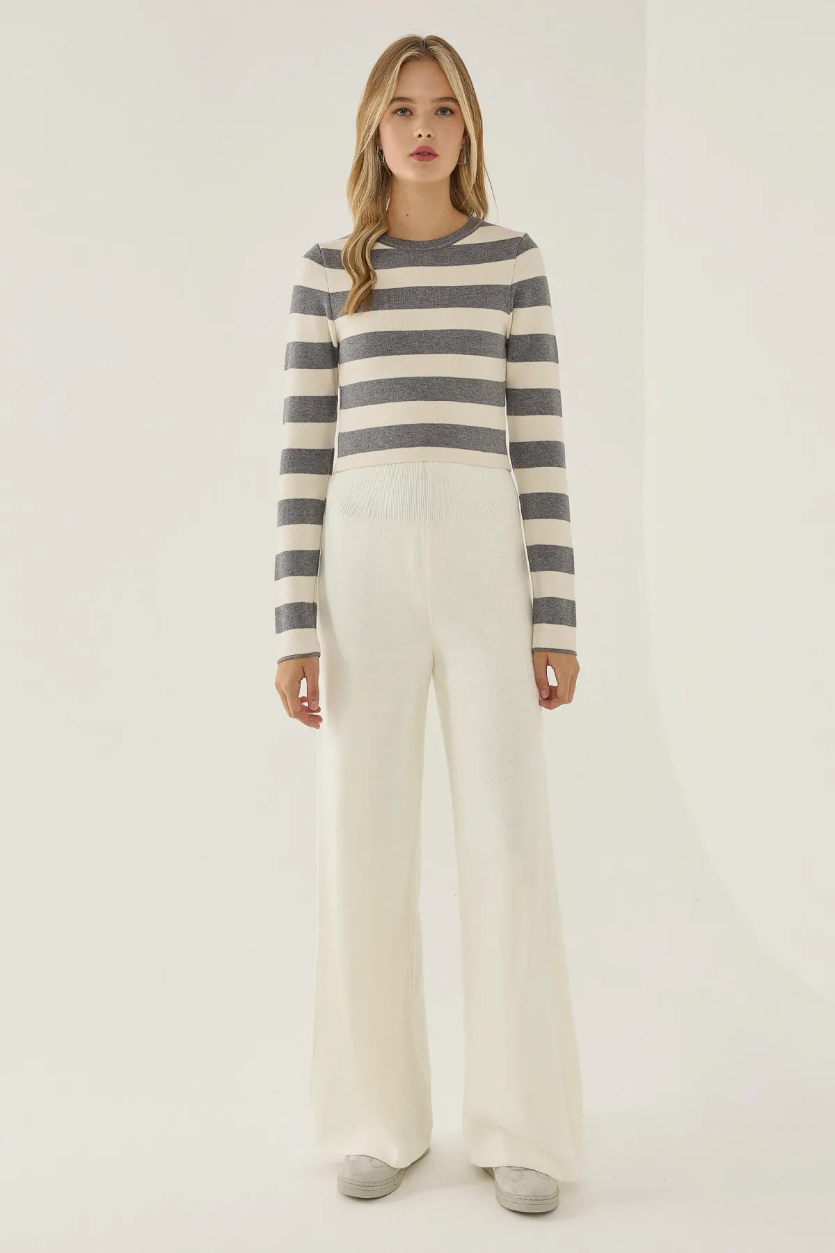Striped Crew Neck Knit Top 2