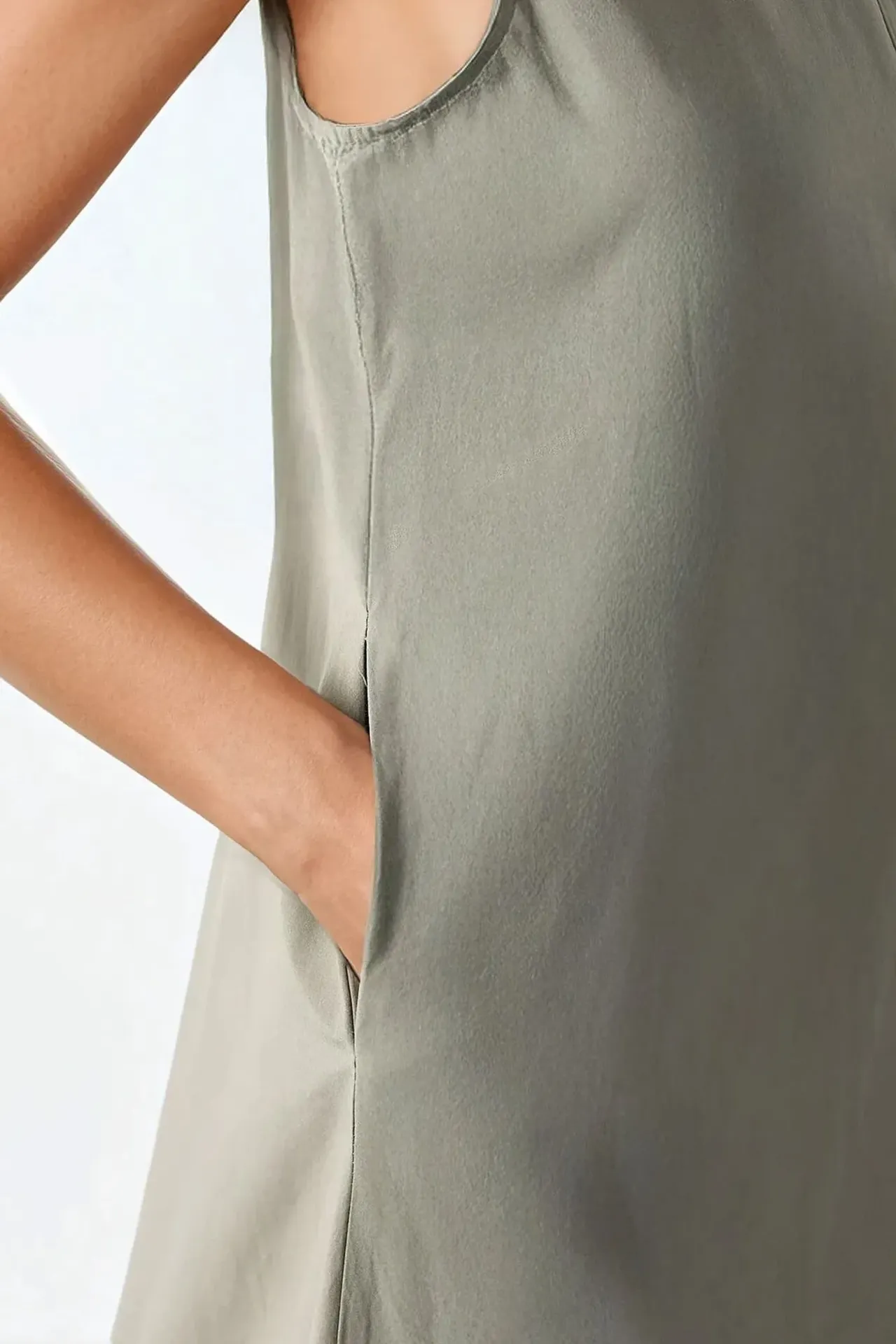 Crew Neck Sleeveless A-Form Maxi Dress
